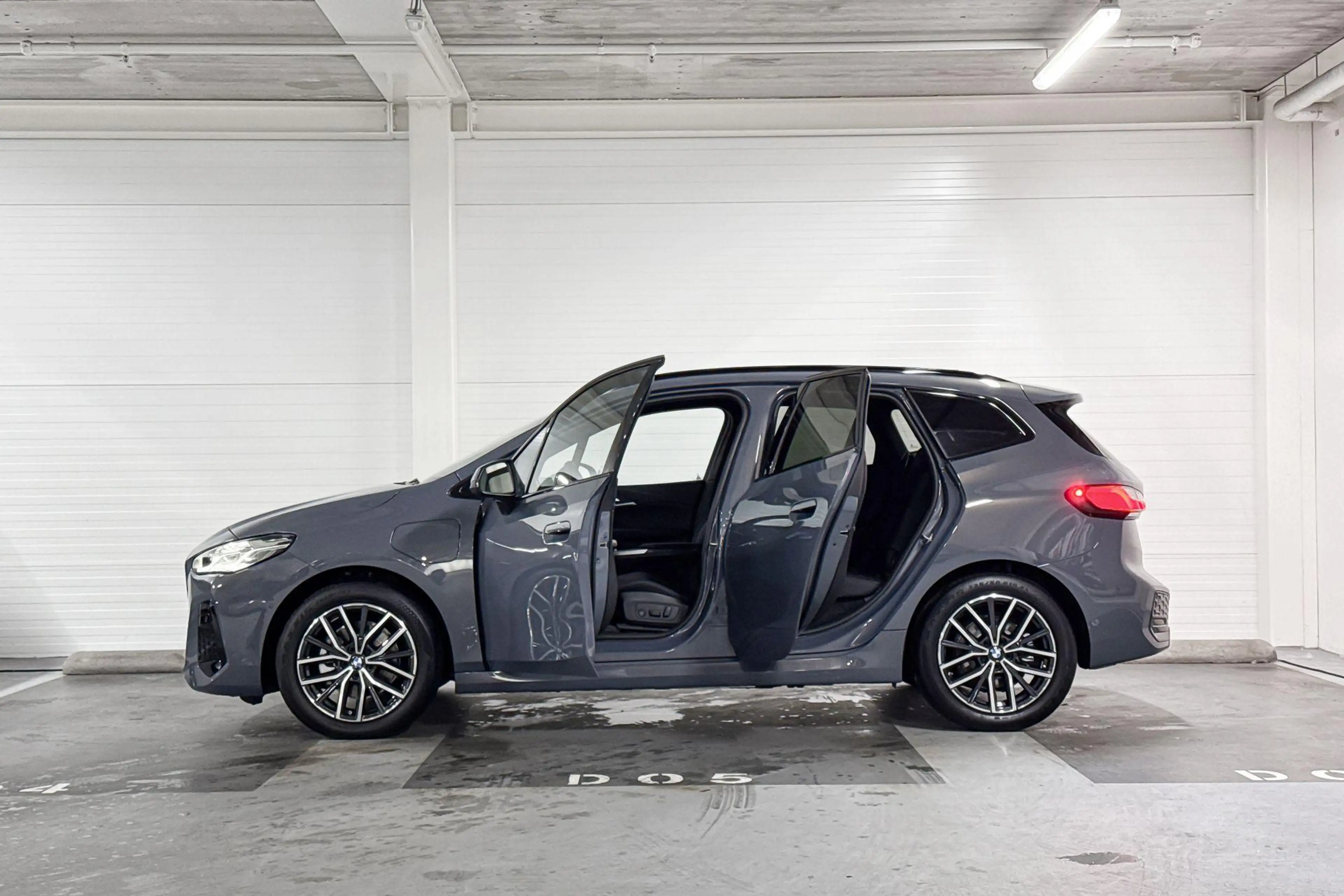 BMW 225 2 Serie Active Tourer 225e xDrive M Sport | drivin — photo 3