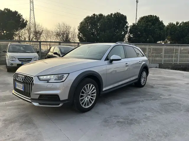 Audi A4 allroad A4 Allroad 2.0 tdi 150cv MANUALE//GANCIO TRAINO