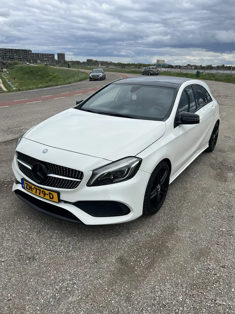 Mercedes-Benz A 160 AMG Line Night Edition - 2