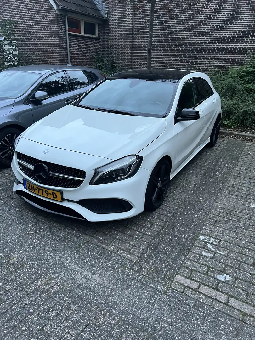 Mercedes-Benz A 160 AMG Line Night Edition - 1