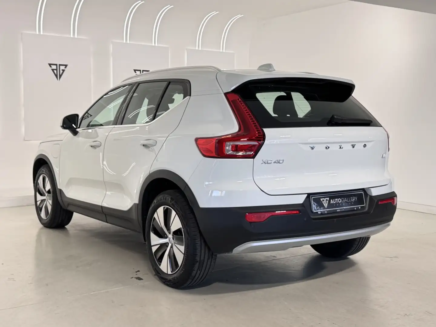 Volvo XC40 T5 Recharge Inscription Aut. Blanco - 2