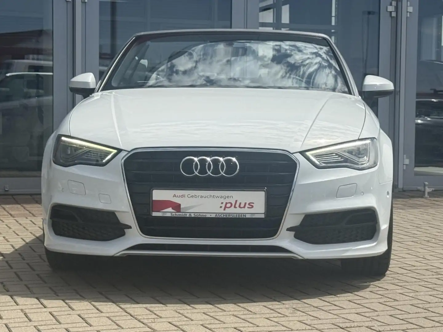Audi A3 Cabrio 1.4 TFSI ultra 3x S line S-tronic LED Weiß - 2