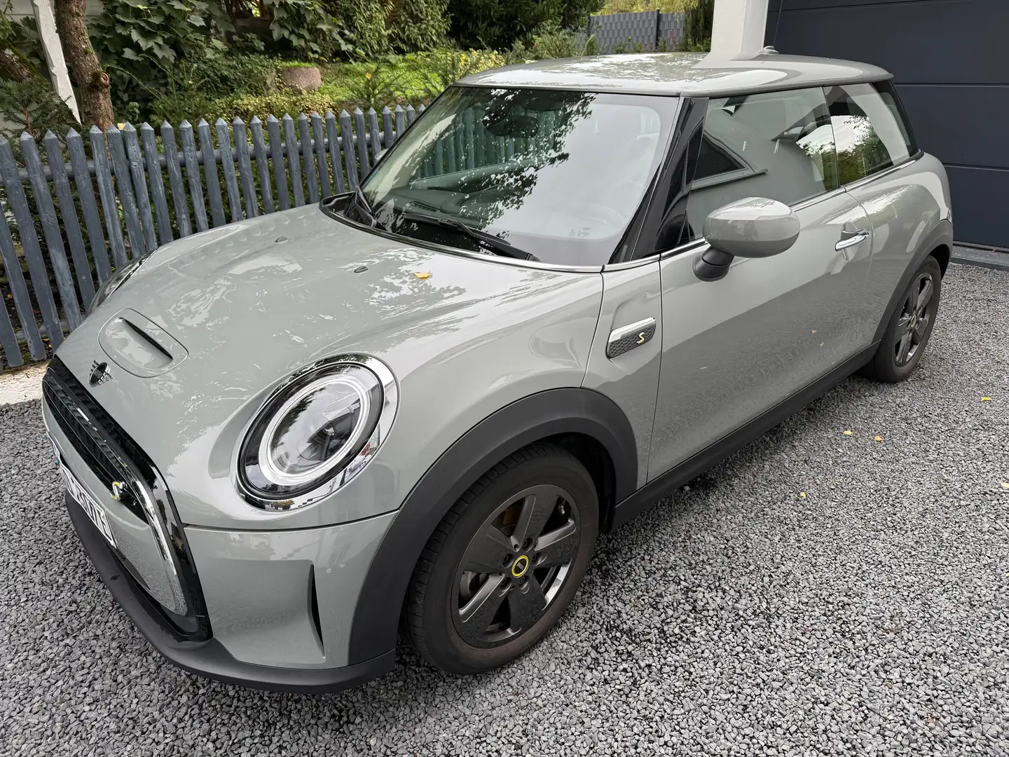 MINI Cooper SE Mini Cooper SE Essential Trim Grau - 1