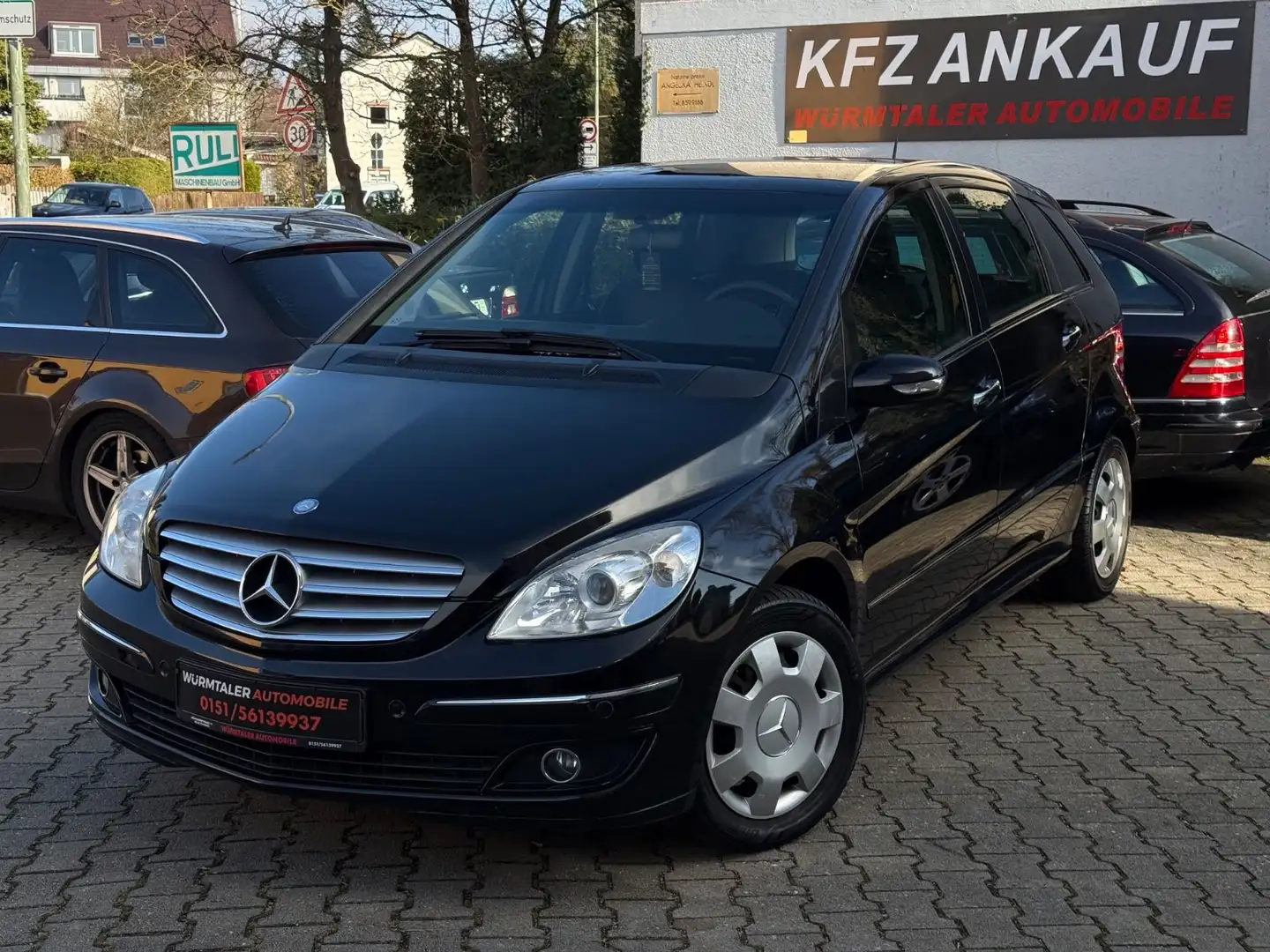 Mercedes-Benz B 200 AUTOMATIK TÜV NEU** Schwarz - 1