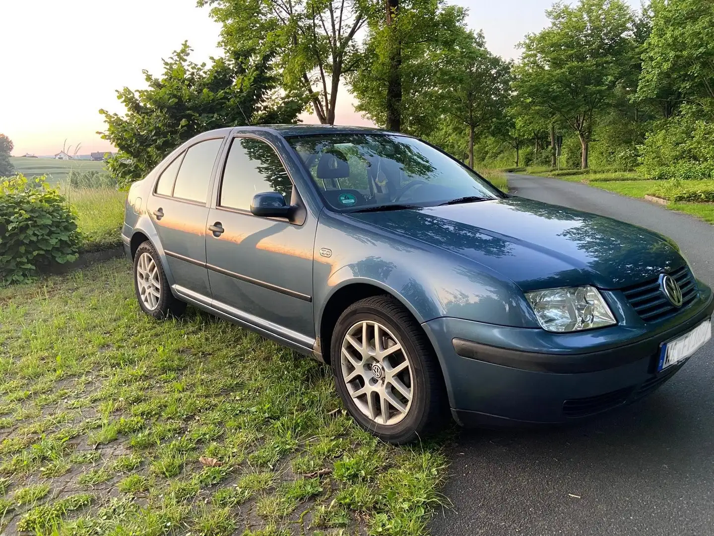 Volkswagen Bora Bora 1.6 Edition Bleu - 1