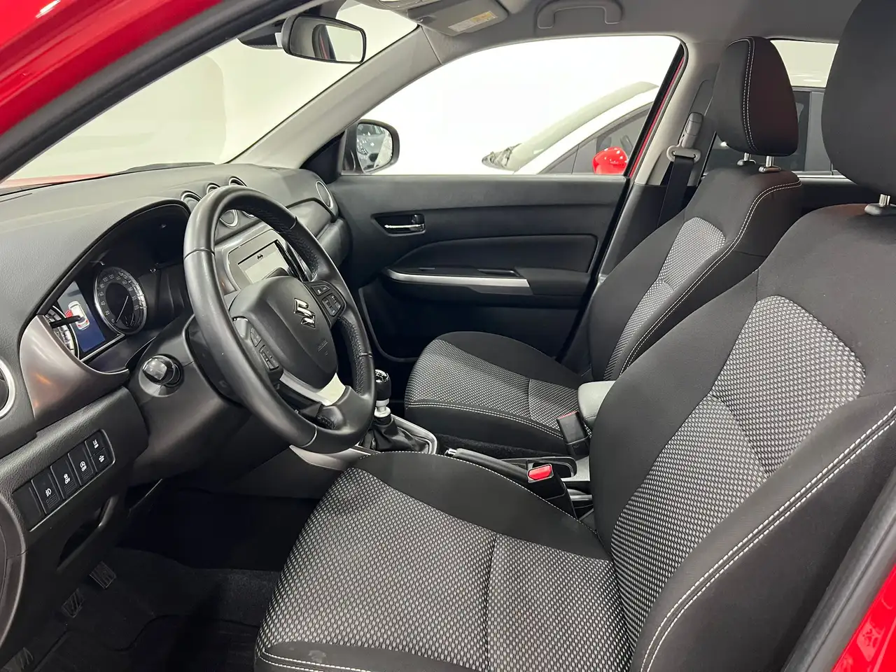 Suzuki Vitara 1.4 BOOSTERJET HYBRID COMFORT 11