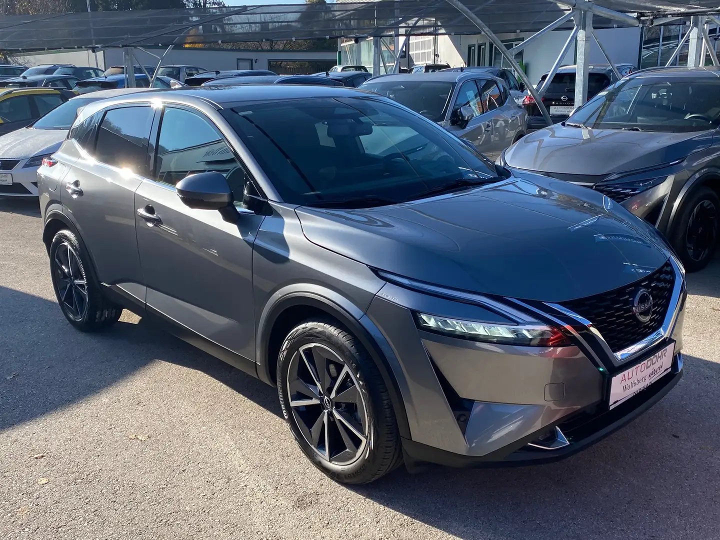 Nissan Qashqai Qashqai 1,3 DIG-T MHEV 4x4 Tekna Aut. Gris - 2