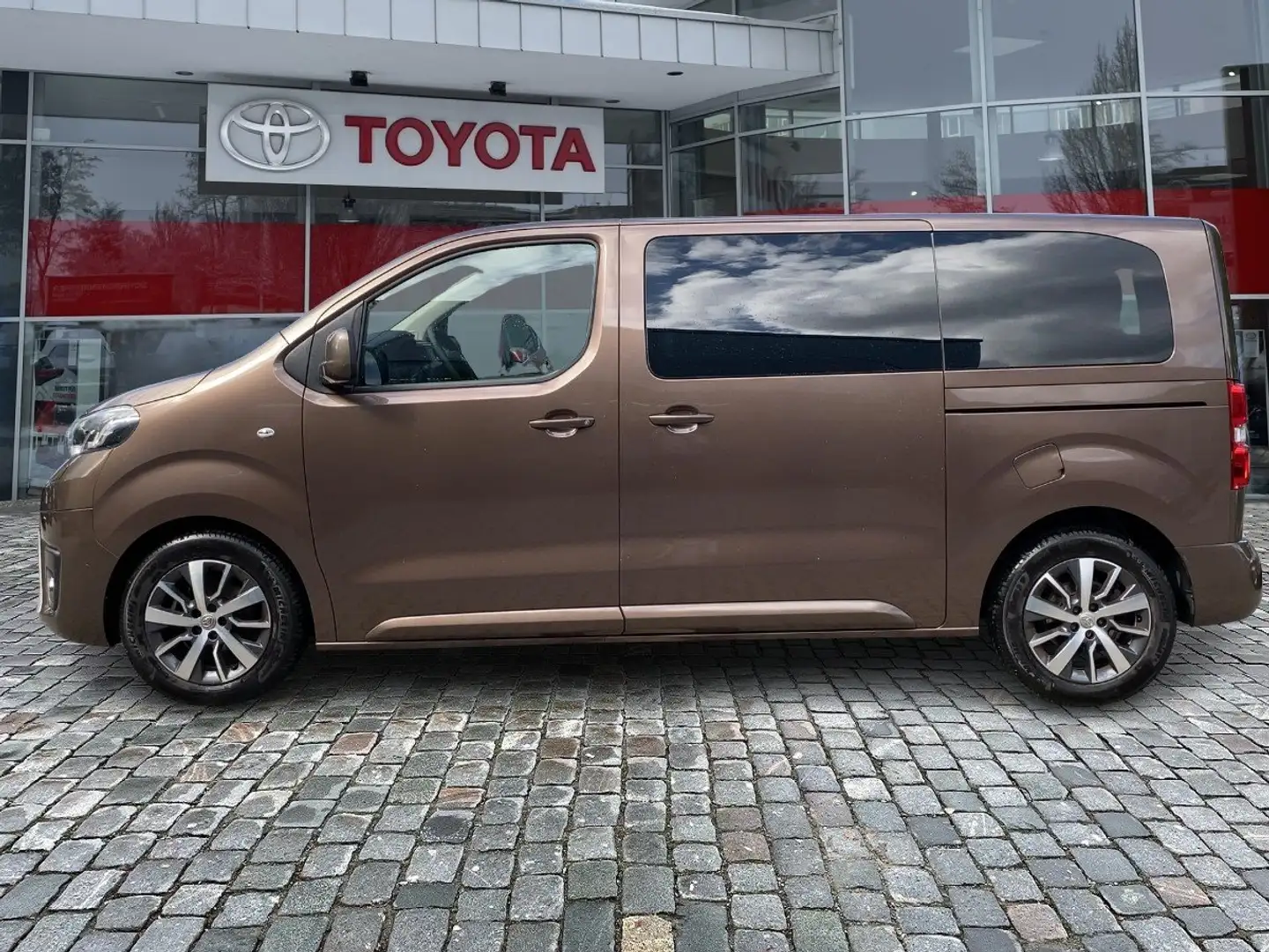 Toyota Proace Verso 2.0 L1 Shuttle 8 Sitze*2xKlima* Brun - 2