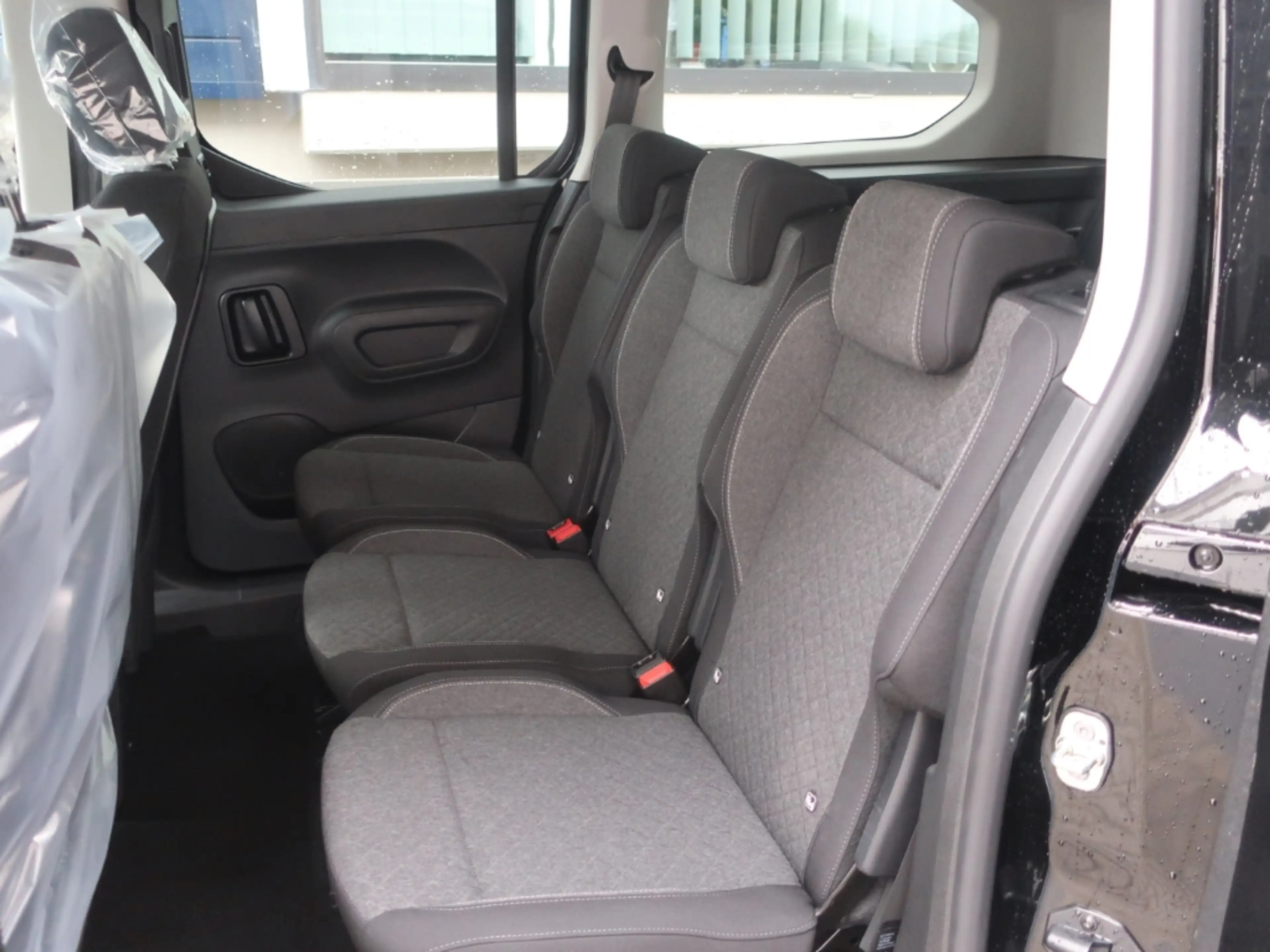 Opel Combo Life XL 7 Sitze AT8 — photo 11