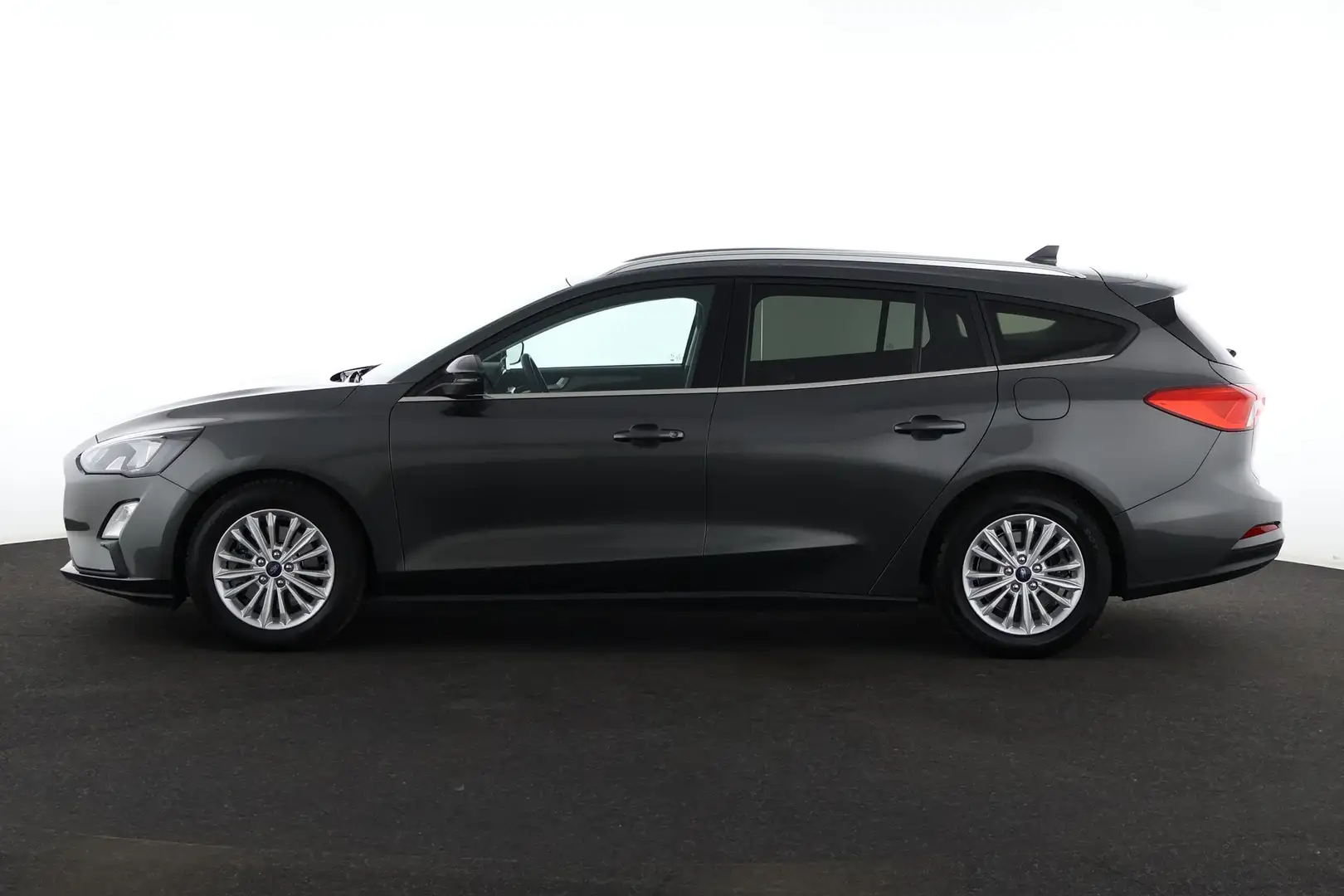 Ford Focus * CLIPPER TITANIUM BUS. 1.5i EcoBoost + A/T + GPS - 2