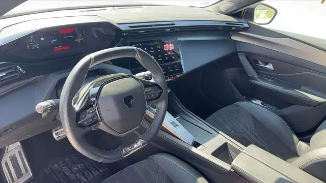 Peugeot 308 view 8