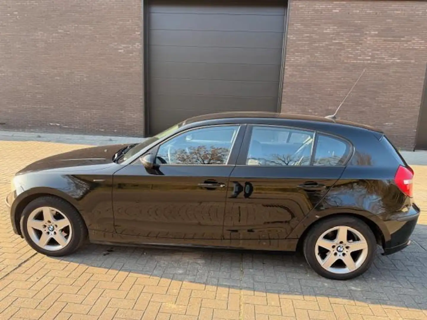 BMW 116 1-serie 116i Corporate | 5 DEURS|NWE.APK | AIRCO| Schwarz - 2
