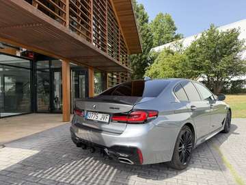 540iA xDrive (9.75)