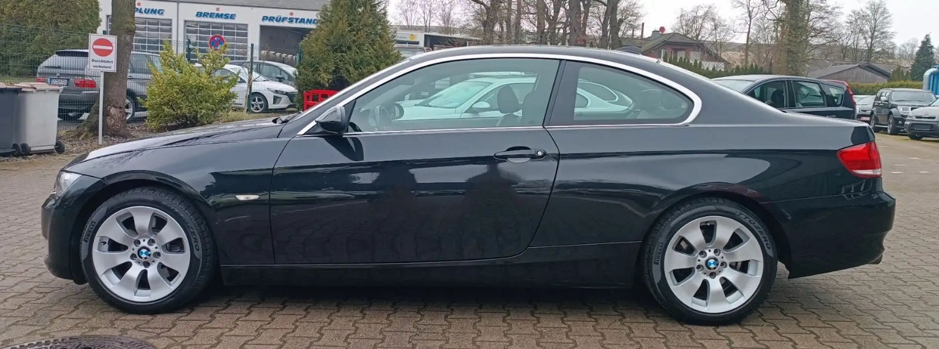 BMW 325 i Coupe Navi Xenon Wenig gelaufen Serviceheft Noir - 2