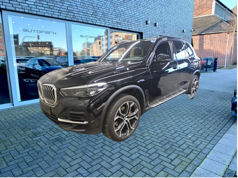 BMW X5 xDr30d Shadow AHK ACC KAMERA ActiveH MMRY 21"