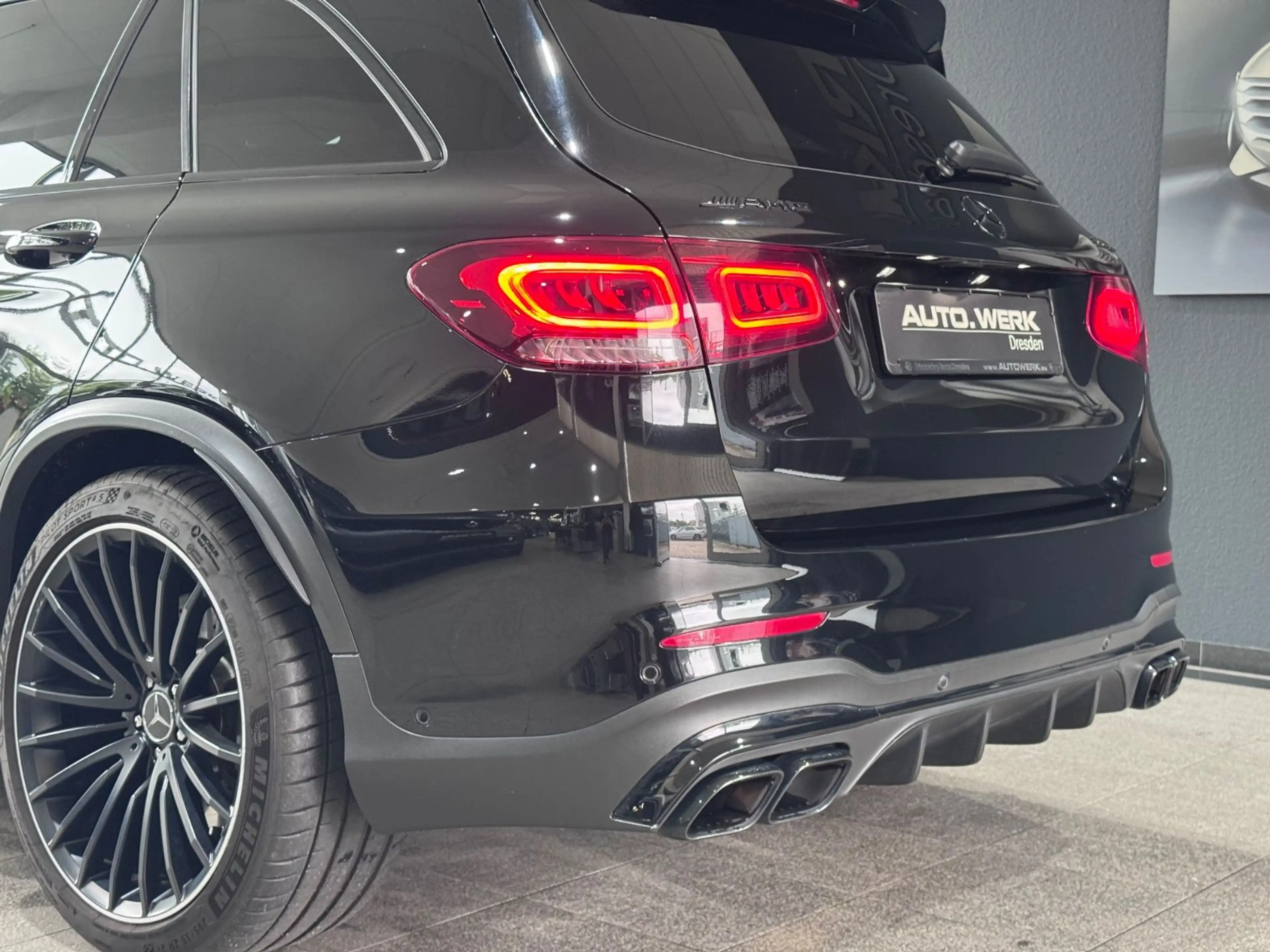 Mercedes-Benz GLC 63 AMG 4Matic*KAMERA*LED*SHZ*NIGHT-PAKET*LMF — photo 6