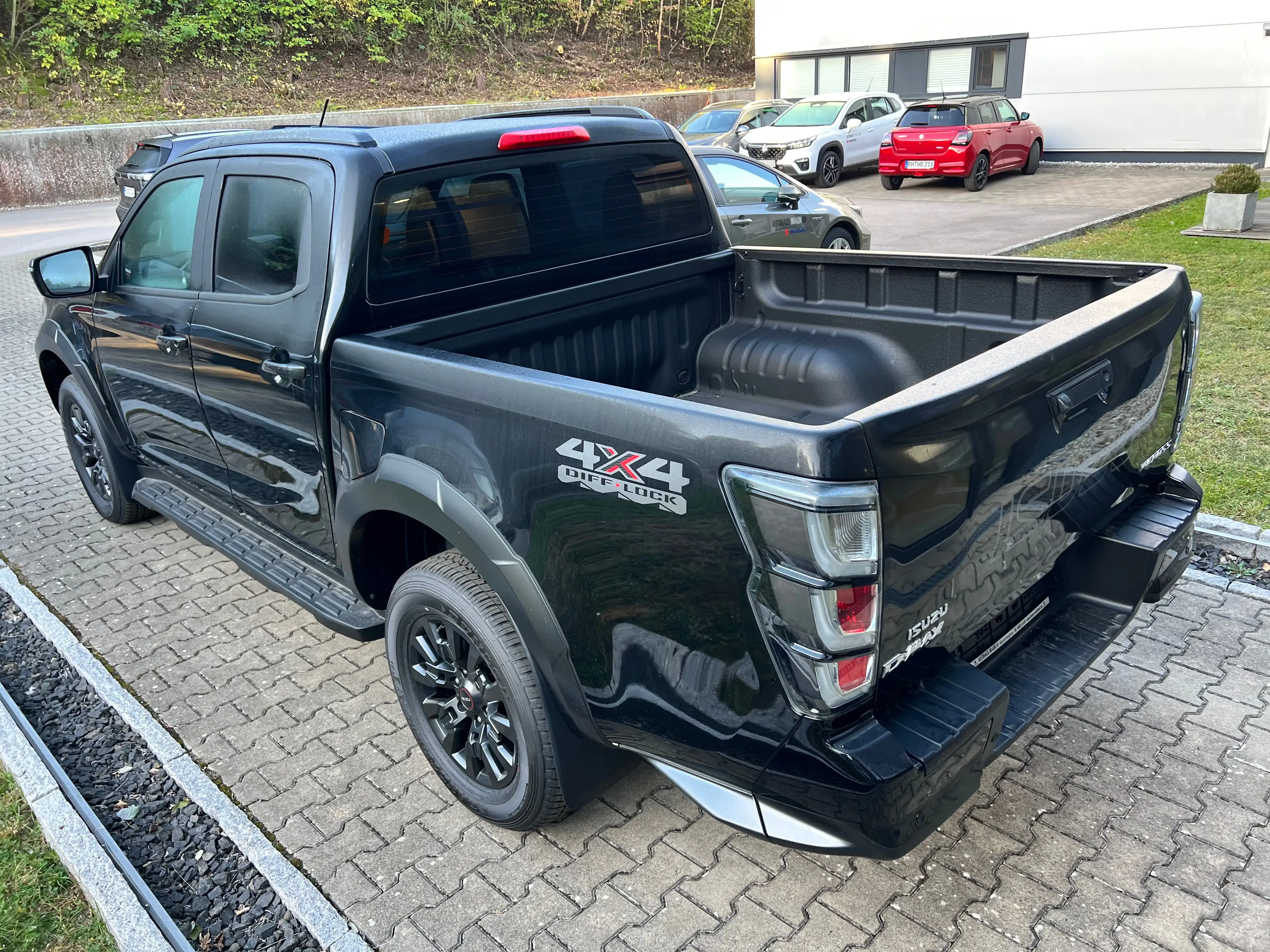 Isuzu D-Max D-Max 2,2 Double Cab 4WD Autm. V-Cross — photo 4