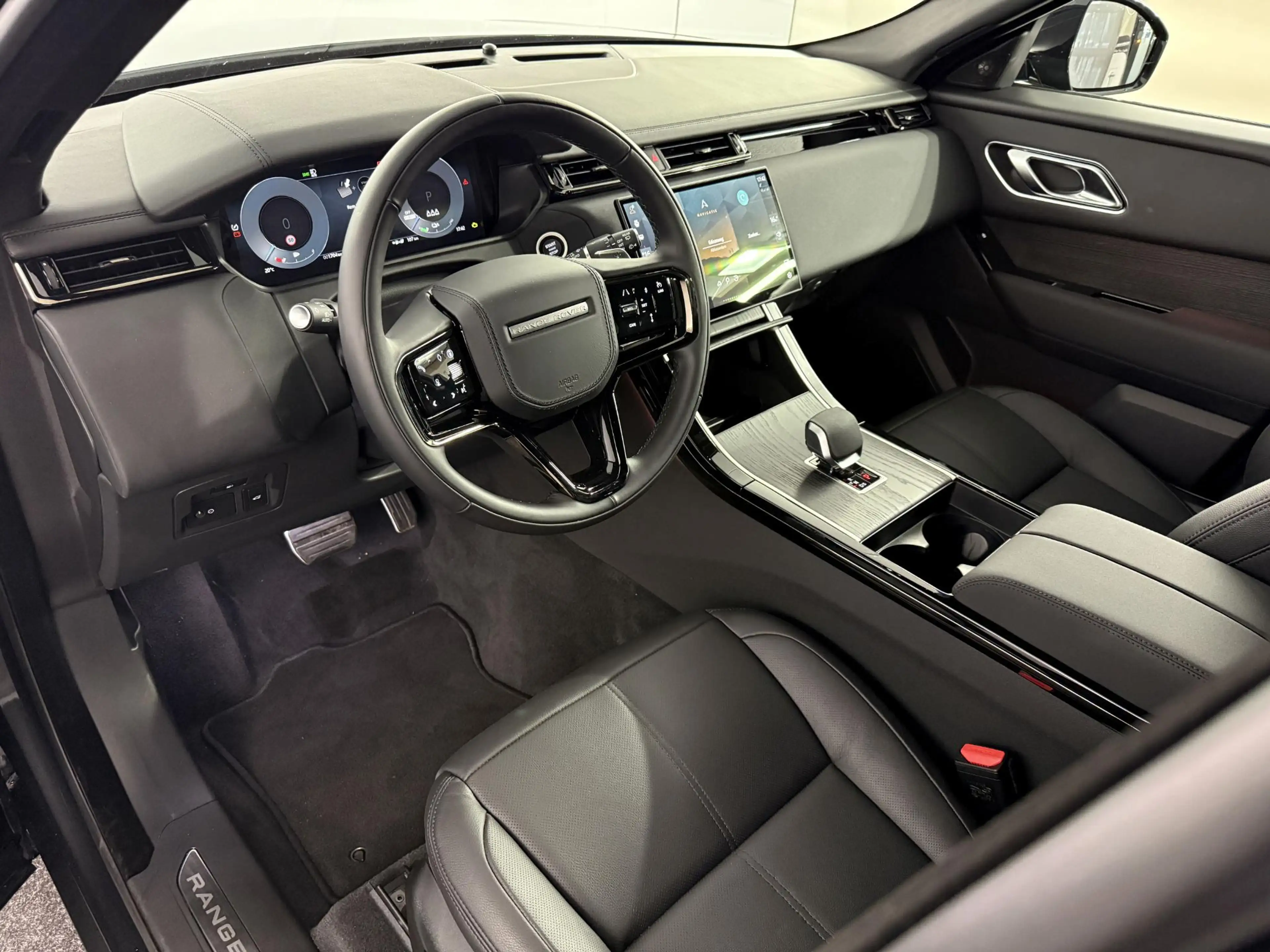 Land Rover Range Rover Velar 2.0 P400e R-Dynamic HSE / Plug-In Hybrid / 2026 / — photo 2