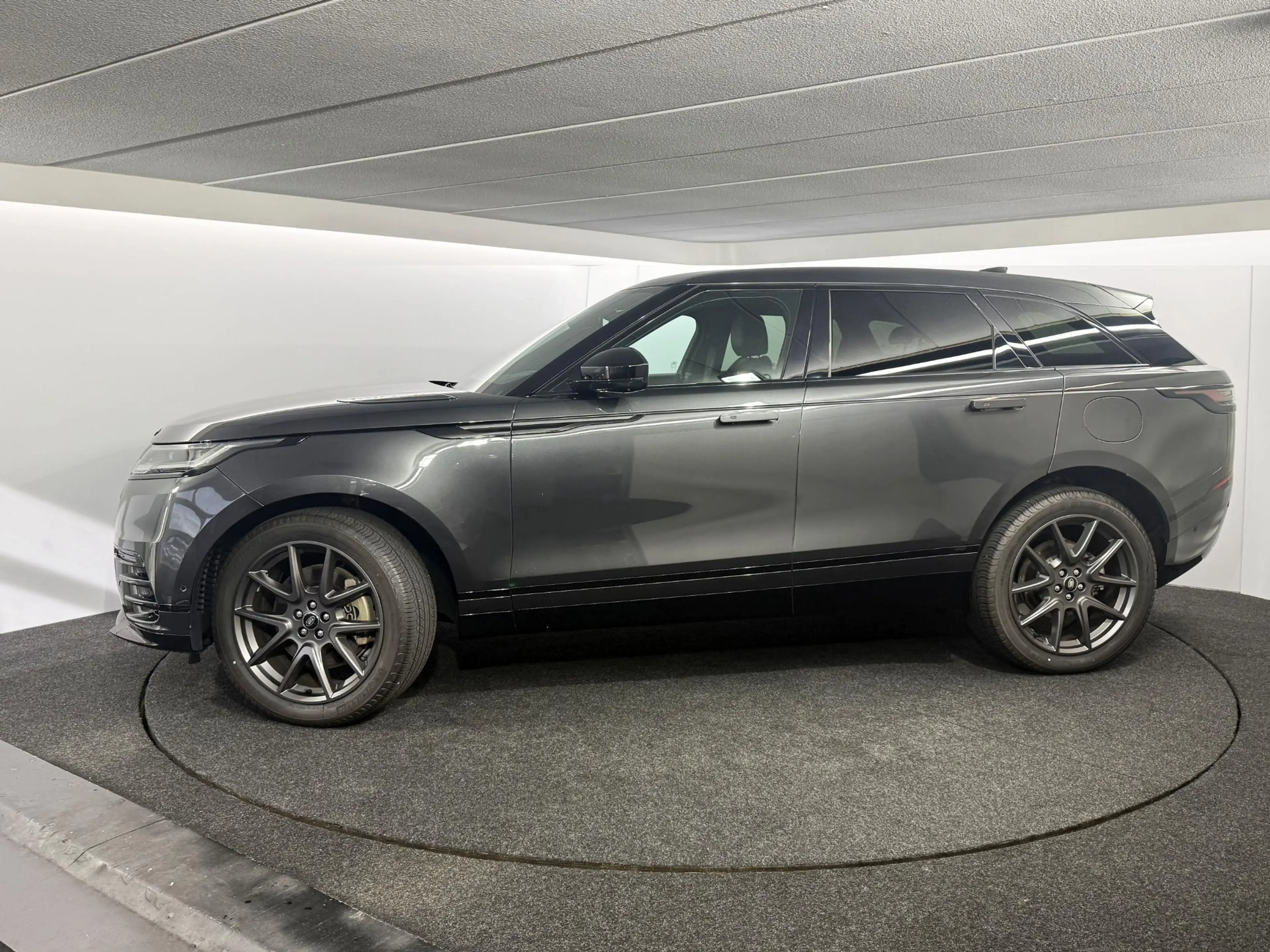 Land Rover Range Rover Velar 2.0 P400e R-Dynamic HSE / Plug-In Hybrid / 2026 / — photo 9