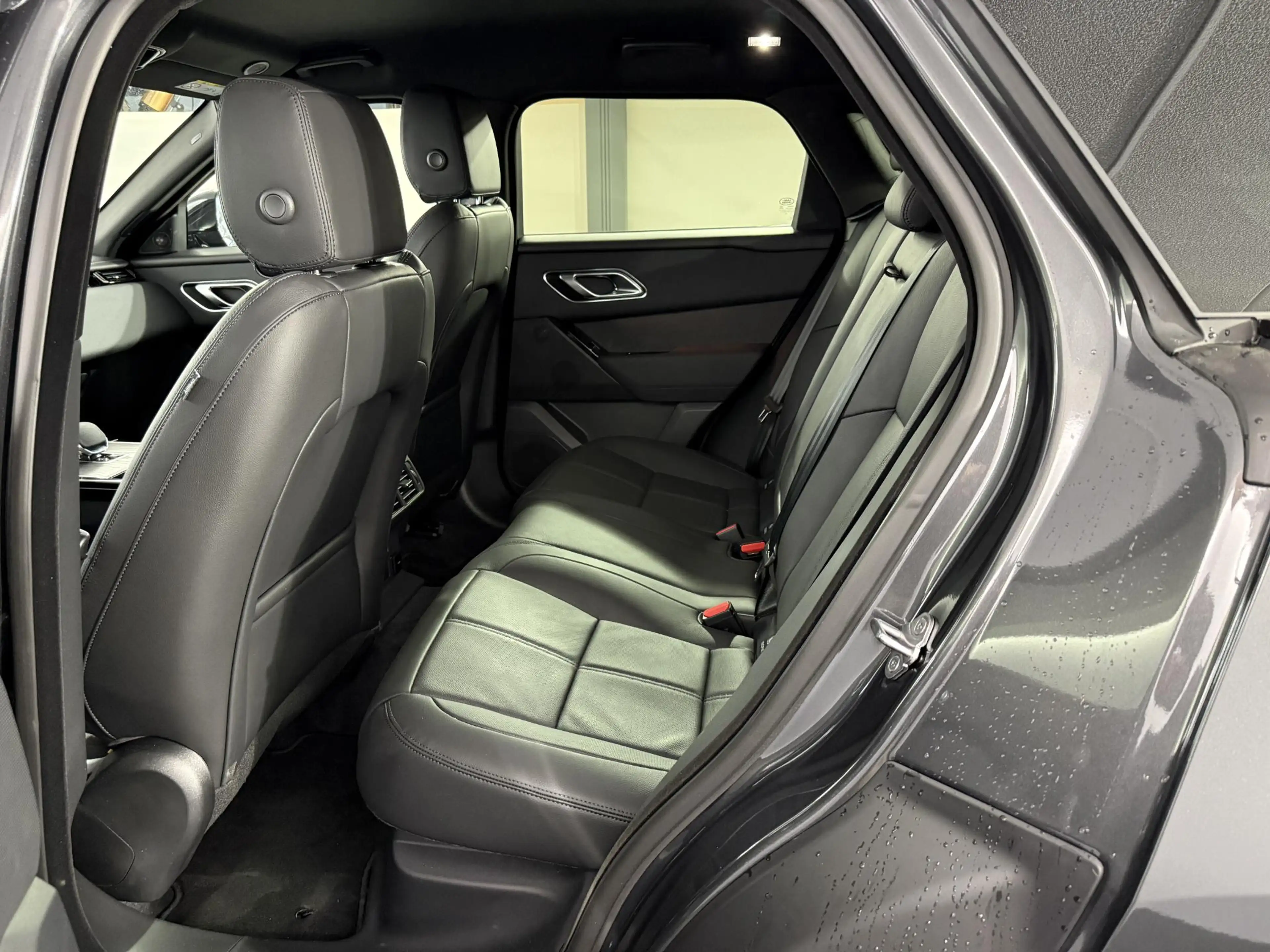 Land Rover Range Rover Velar 2.0 P400e R-Dynamic HSE / Plug-In Hybrid / 2026 / — photo 10
