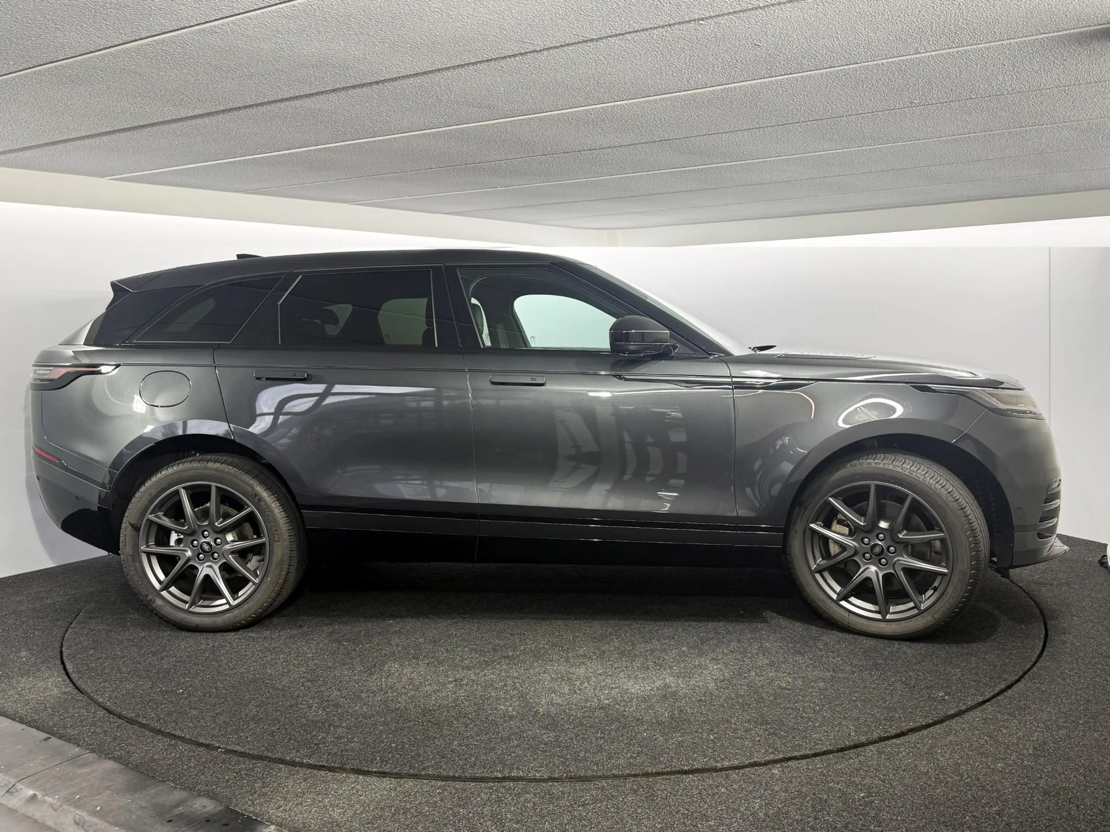 Land Rover Range Rover Velar 2.0 P400e R-Dynamic HSE / Plug-In Hybrid / 2026 / — photo 21