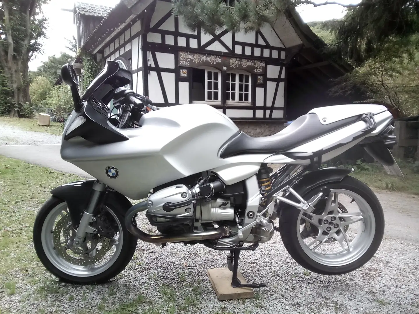 BMW R 1100 S Stříbrná - 1