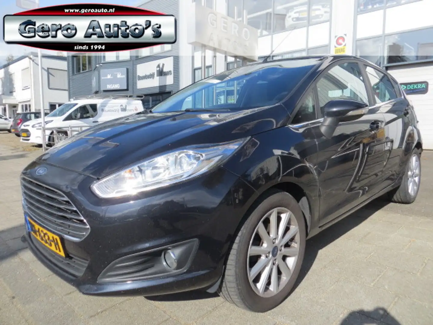 Ford Fiesta 1.0 Titanium 5 deurs nl auto ,airco ecc ,lmv etc Zwart - 1