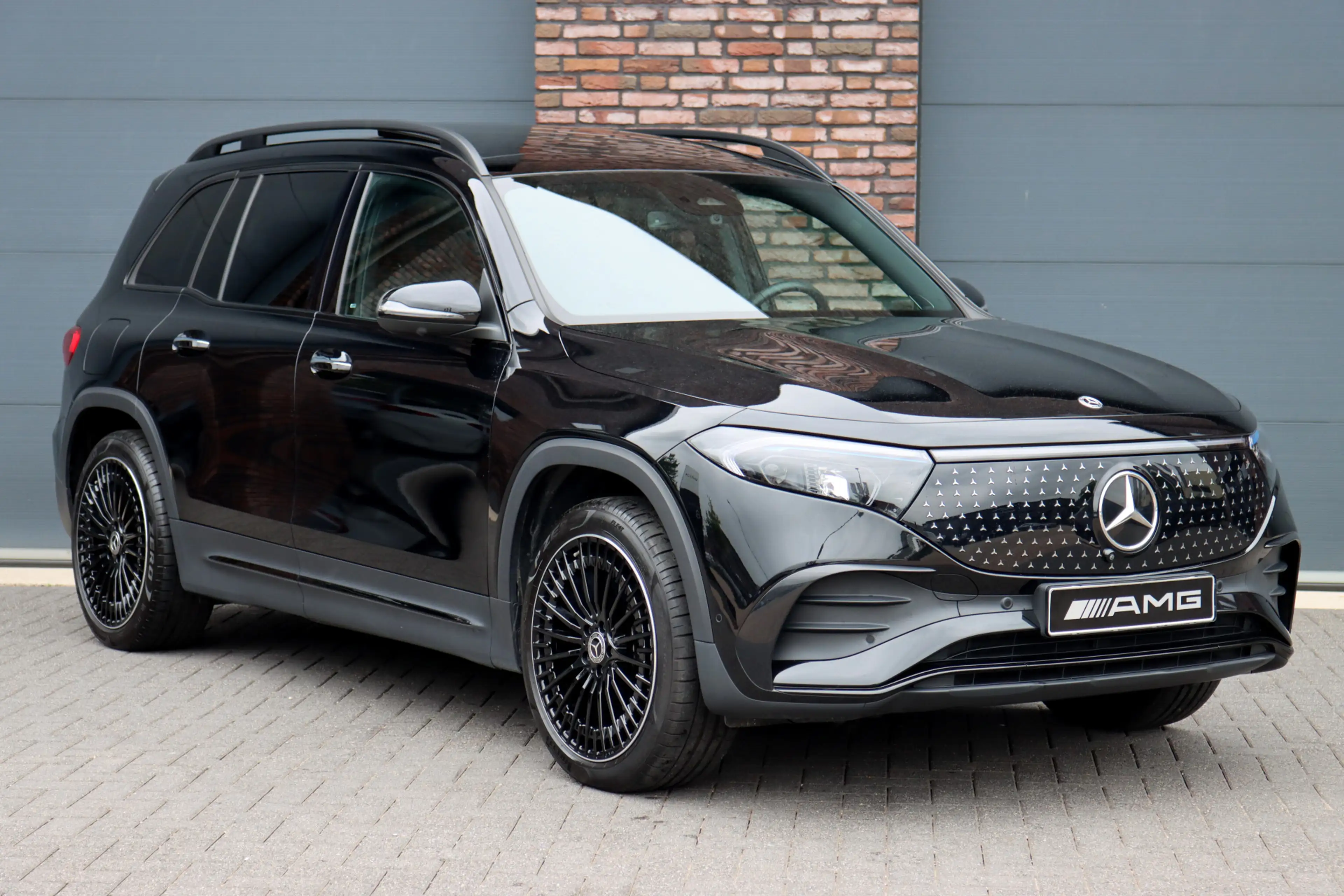 Mercedes-Benz EQB 350 4MATIC AMG Line 71 kWh | Panoramadak | Leder | Mem — photo 3