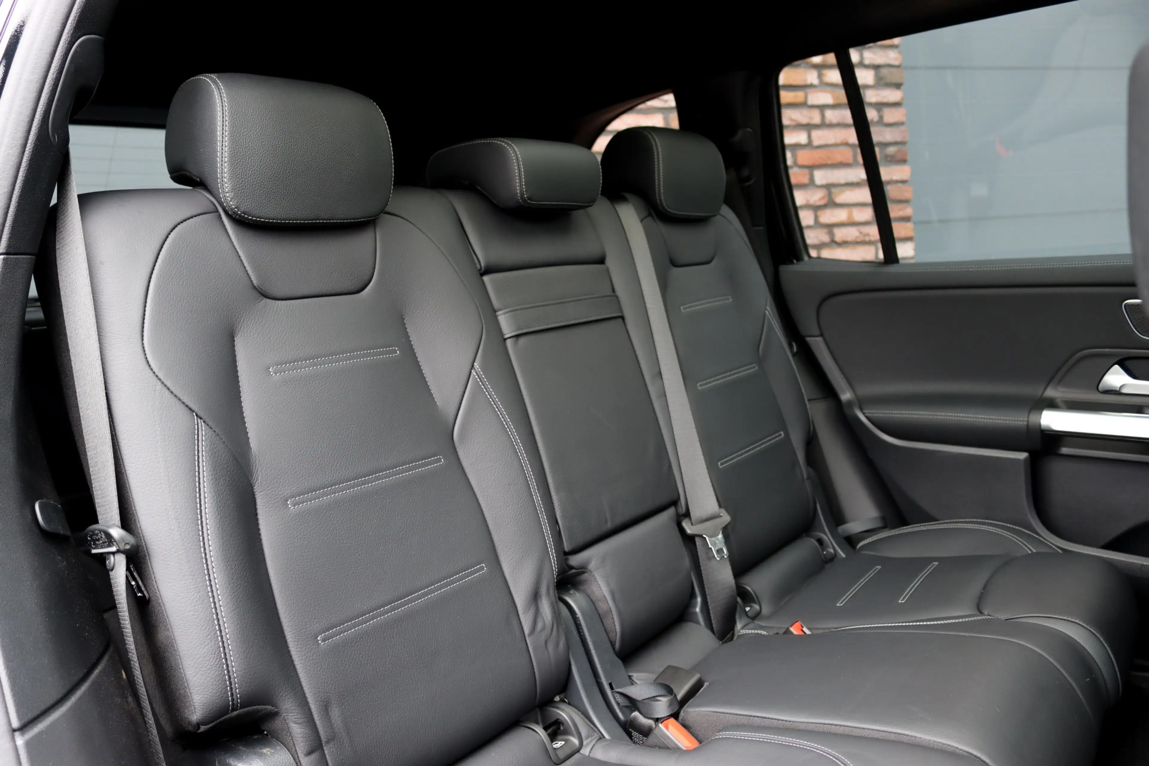 Mercedes-Benz EQB 350 4MATIC AMG Line 71 kWh | Panoramadak | Leder | Mem — photo 10