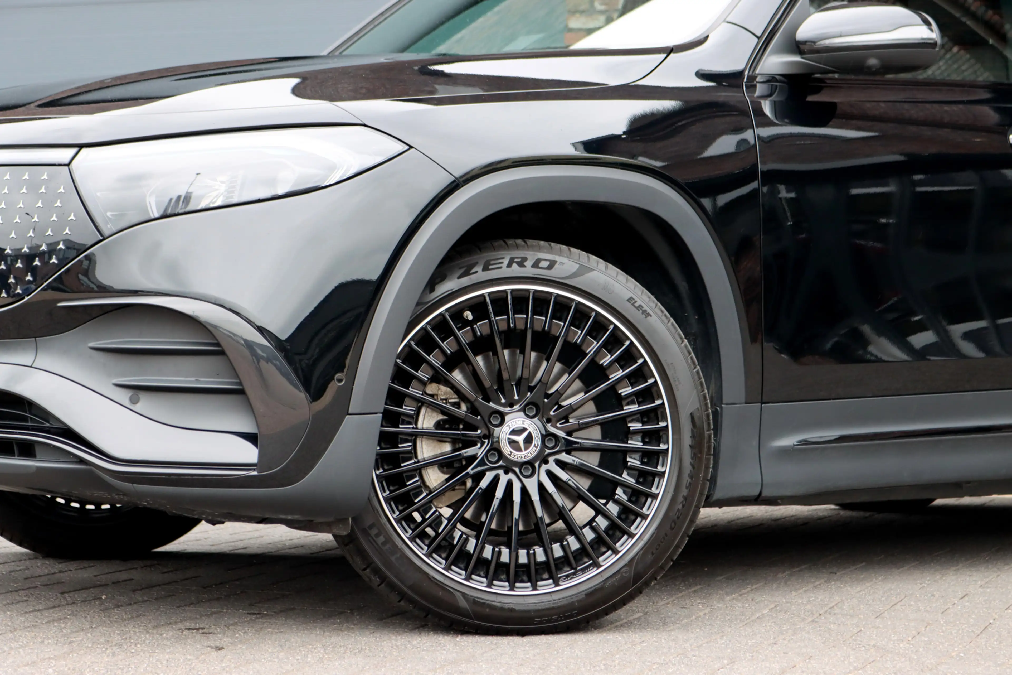 Mercedes-Benz EQB 350 4MATIC AMG Line 71 kWh | Panoramadak | Leder | Mem — photo 17