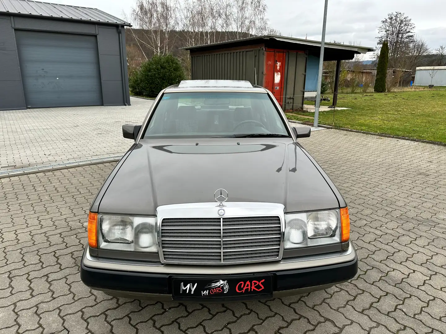Mercedes-Benz E 200 E-Klasse *Elk. Schiebedach* Braun - 2