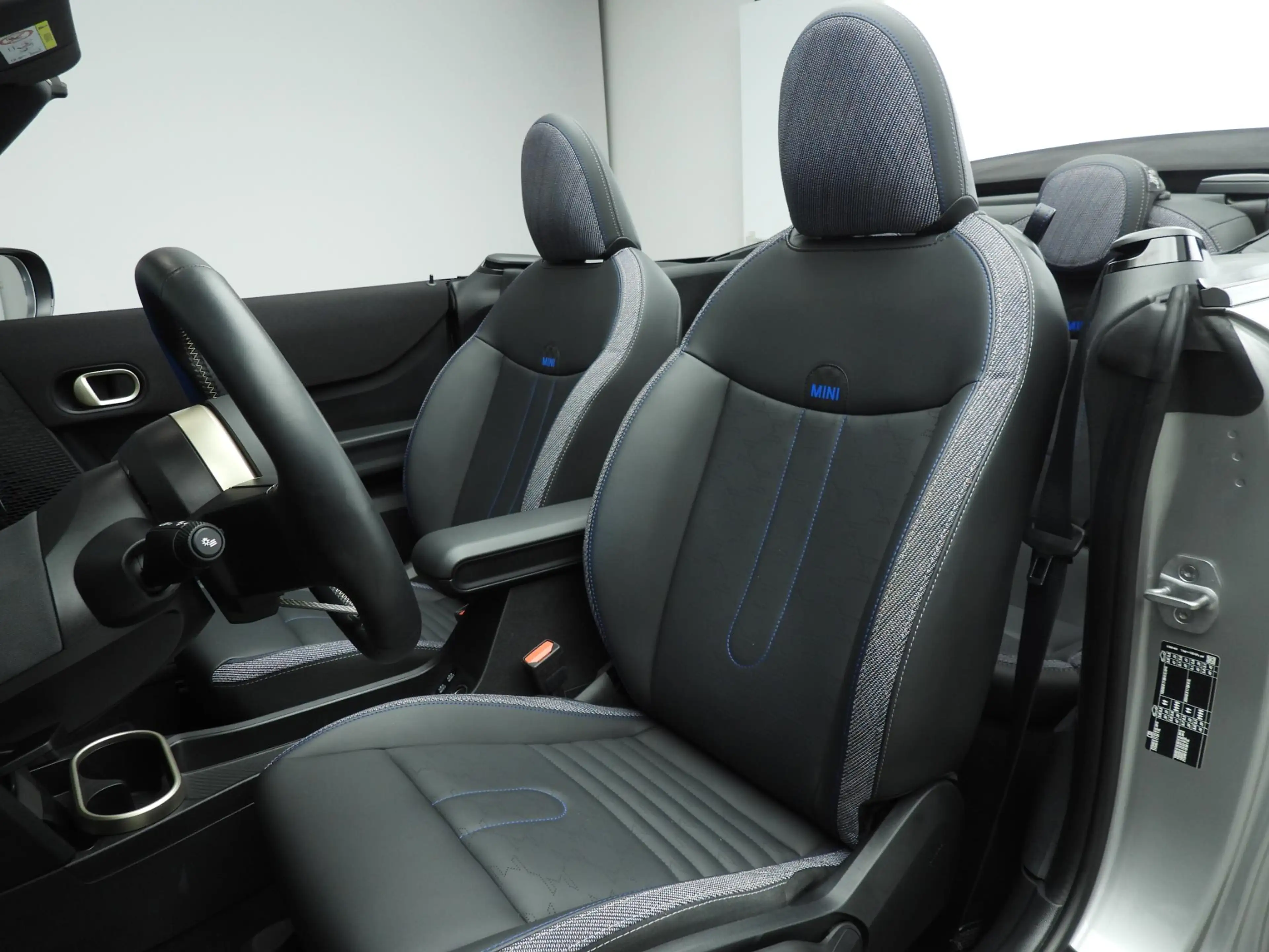 MINI Cooper S Cabrio Automaat / Sportstoelen / LED / Park assist / Head — photo 7