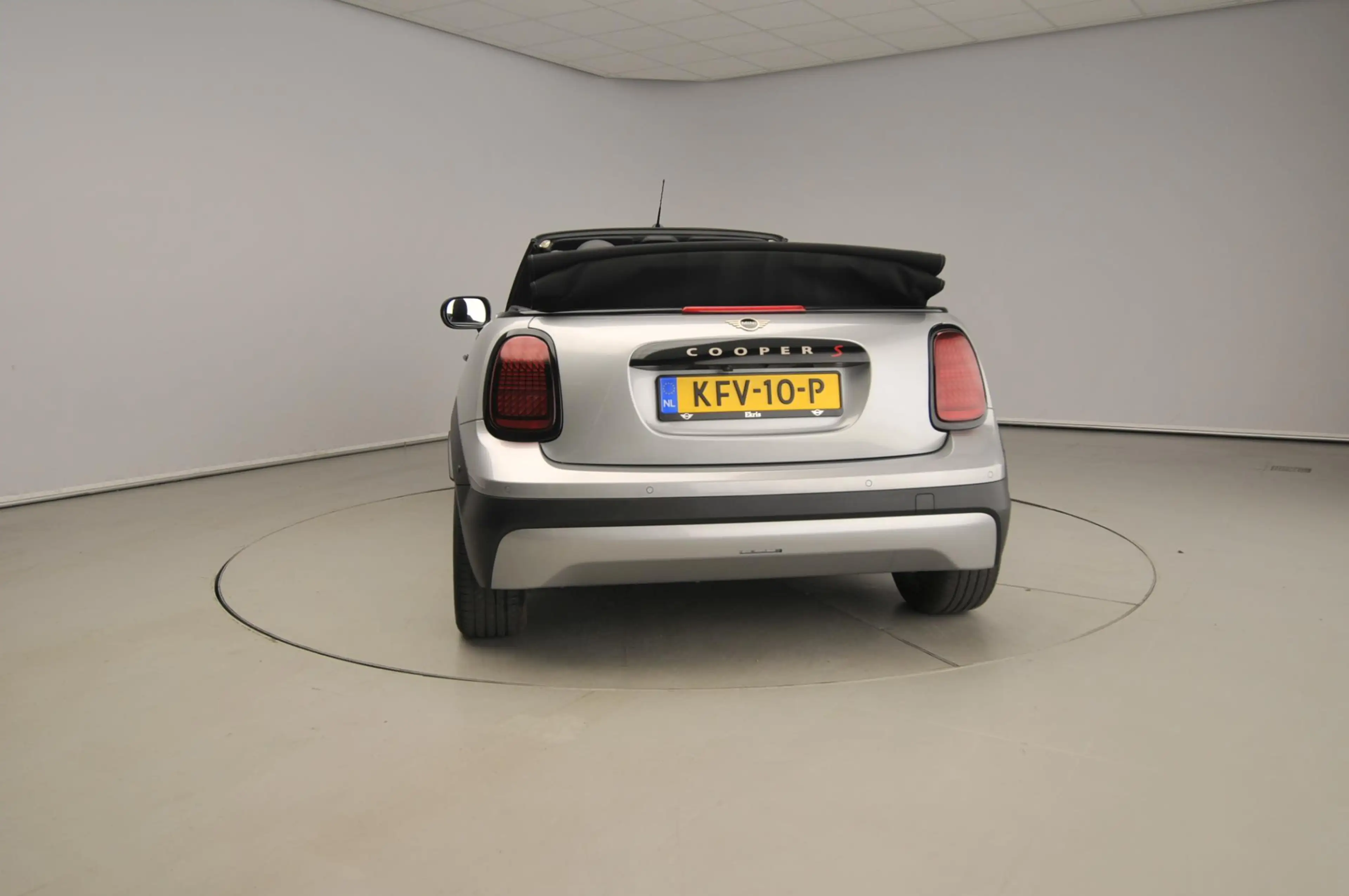 MINI Cooper S Cabrio Automaat / Sportstoelen / LED / Park assist / Head — photo 3