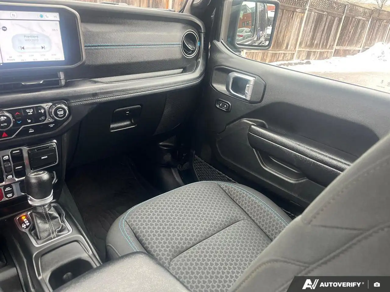 Jeep Wrangler снимка Jeep Wrangler