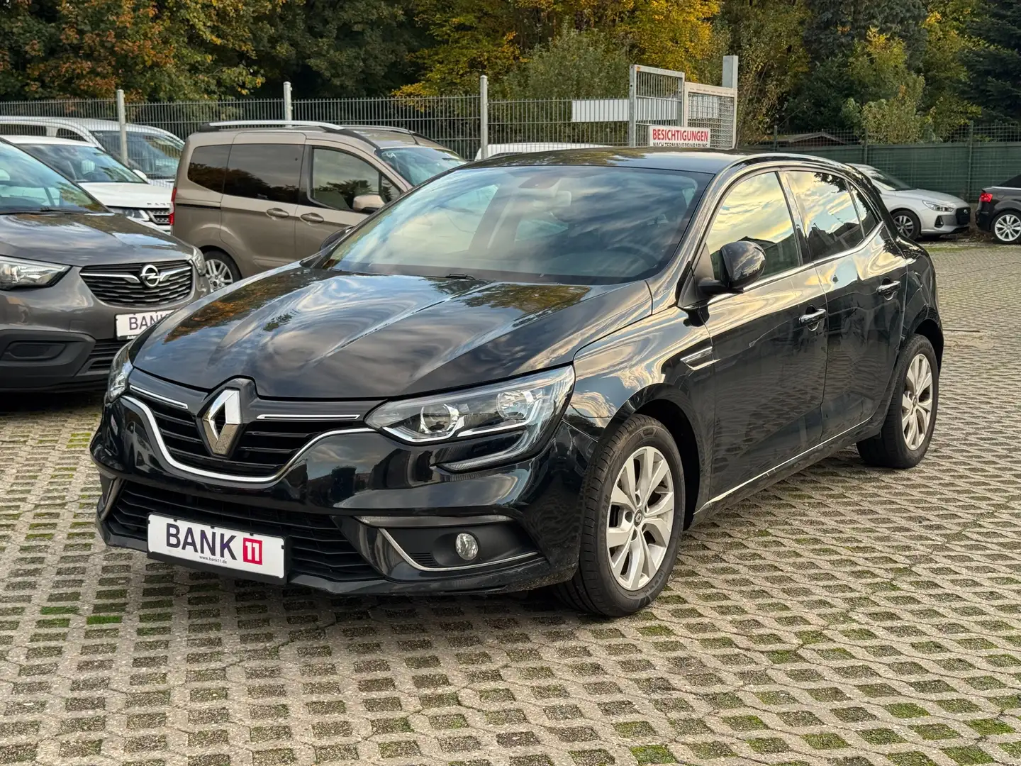 Renault Megane Limited Schwarz - 1
