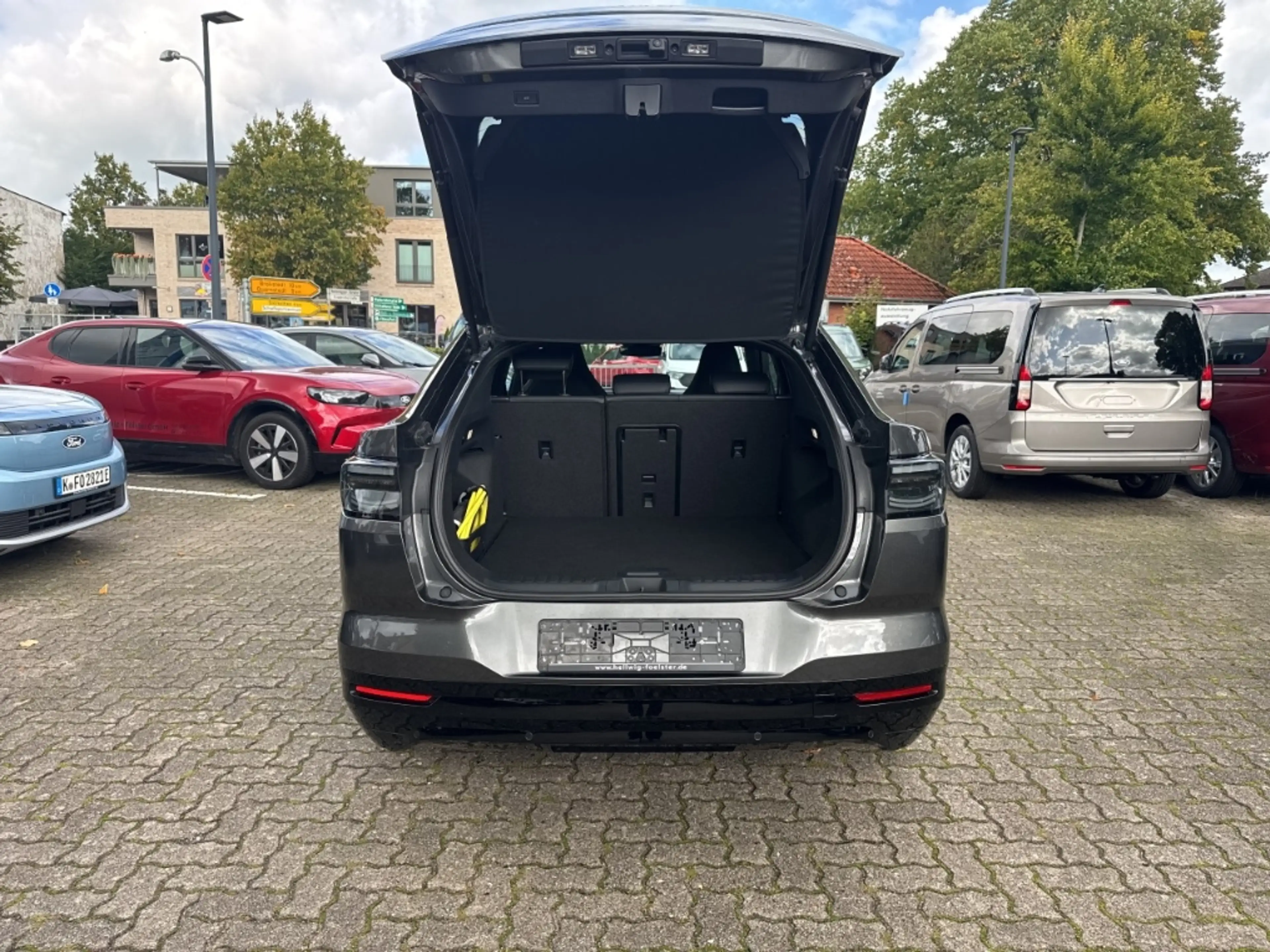 Ford Capri SELECT 77KW/H / 210 KW EXTENDET RWD RANGE NAVI / L — photo 6
