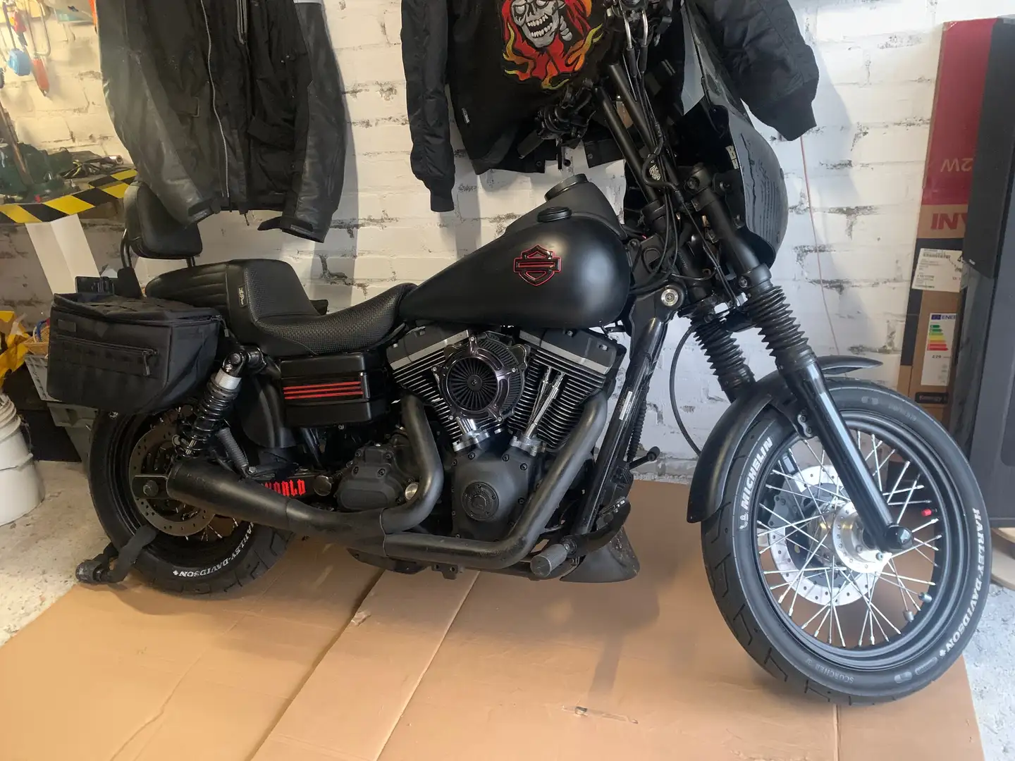 Harley-Davidson Dyna Fat Bob Zwart - 2