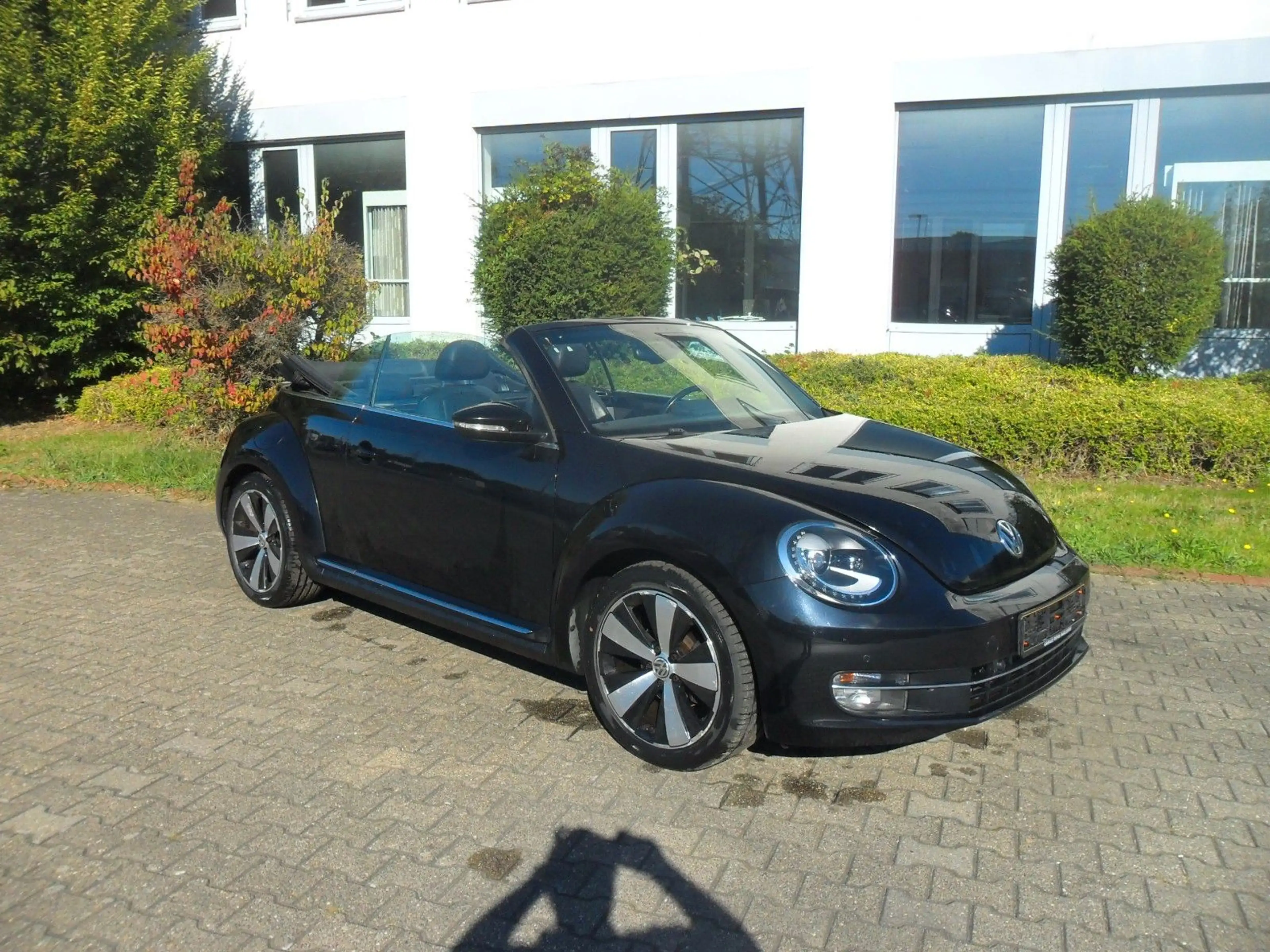 Volkswagen Beetle Cabriolet Sport*TDI*Klima*Leder*Navi*LED* — photo 5
