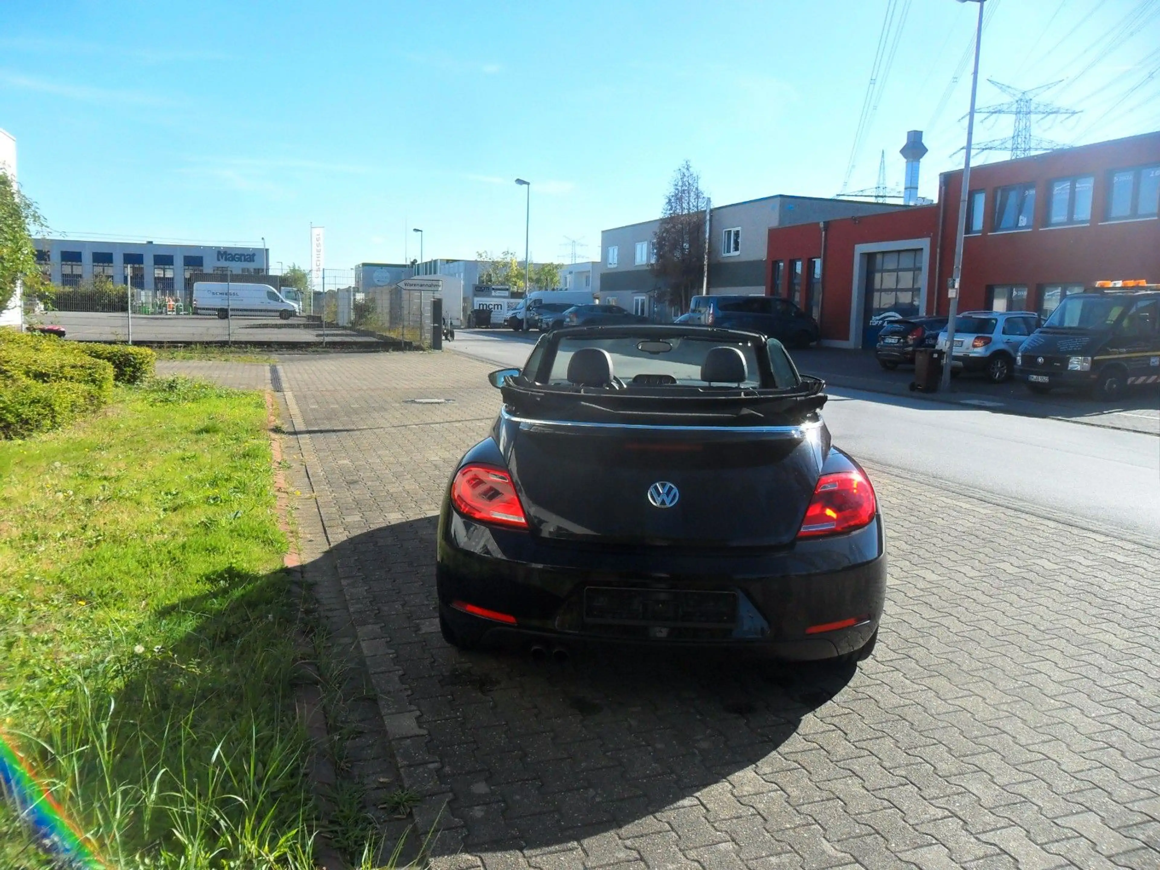 Volkswagen Beetle Cabriolet Sport*TDI*Klima*Leder*Navi*LED* — photo 9