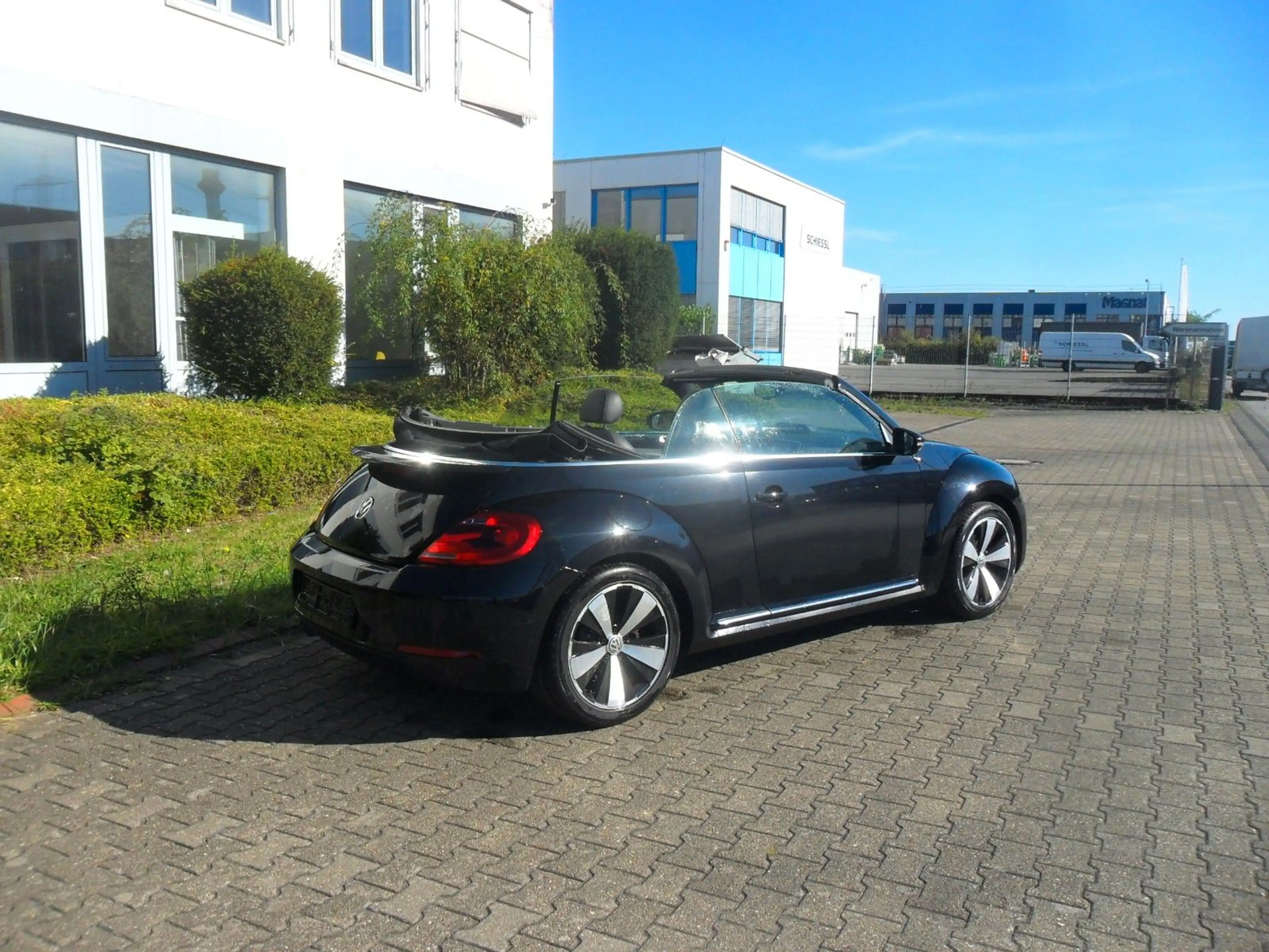 Volkswagen Beetle Cabriolet Sport*TDI*Klima*Leder*Navi*LED* — photo 7