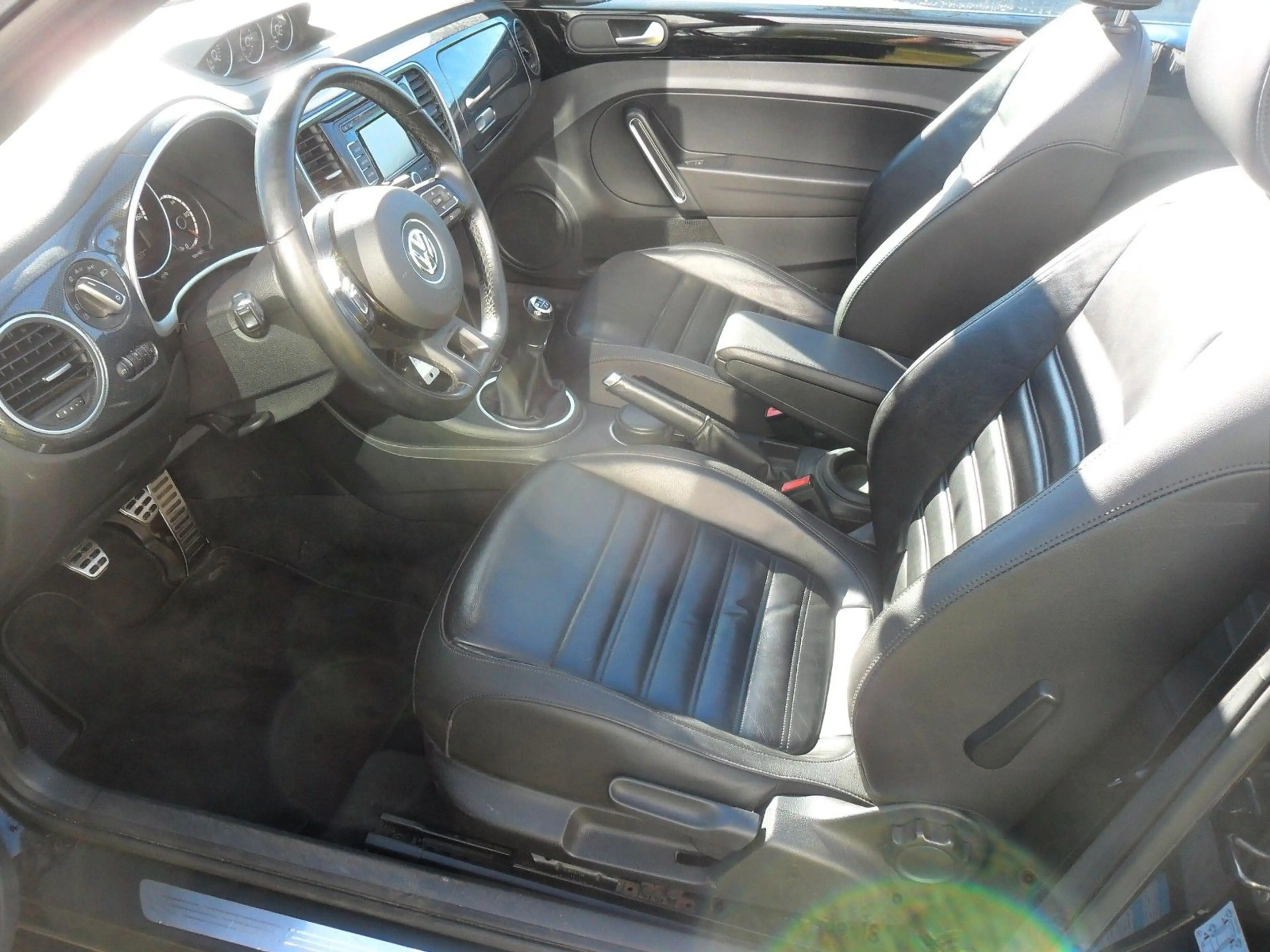Volkswagen Beetle Cabriolet Sport*TDI*Klima*Leder*Navi*LED* — photo 3