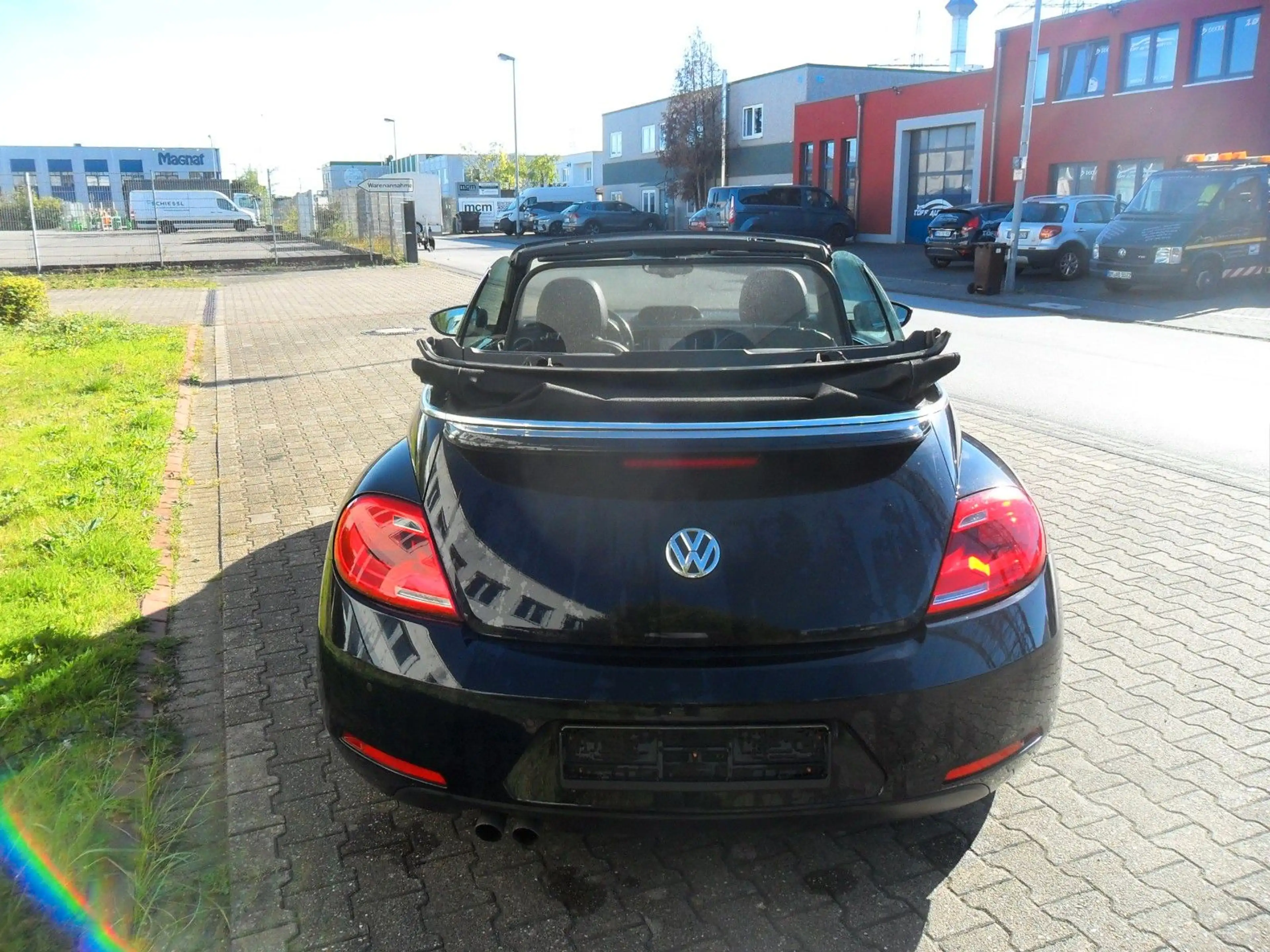 Volkswagen Beetle Cabriolet Sport*TDI*Klima*Leder*Navi*LED* — photo 12