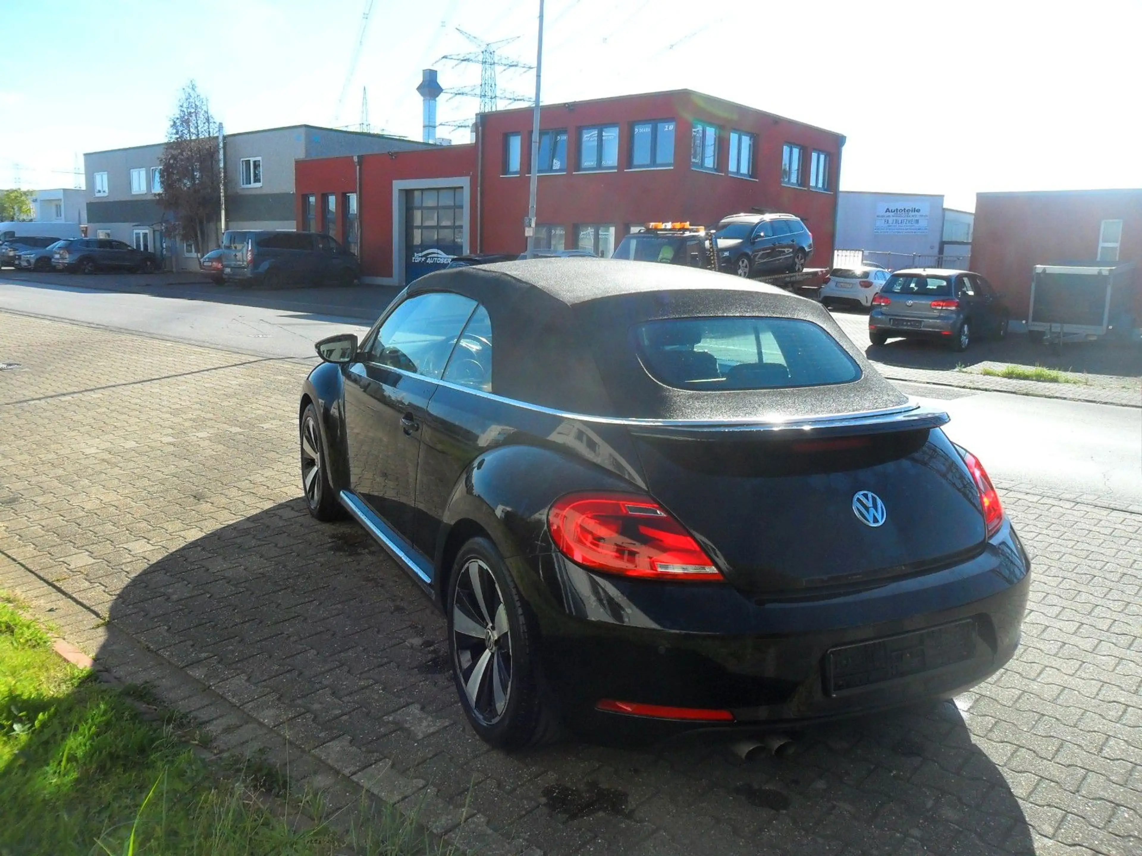 Volkswagen Beetle Cabriolet Sport*TDI*Klima*Leder*Navi*LED* — photo 4