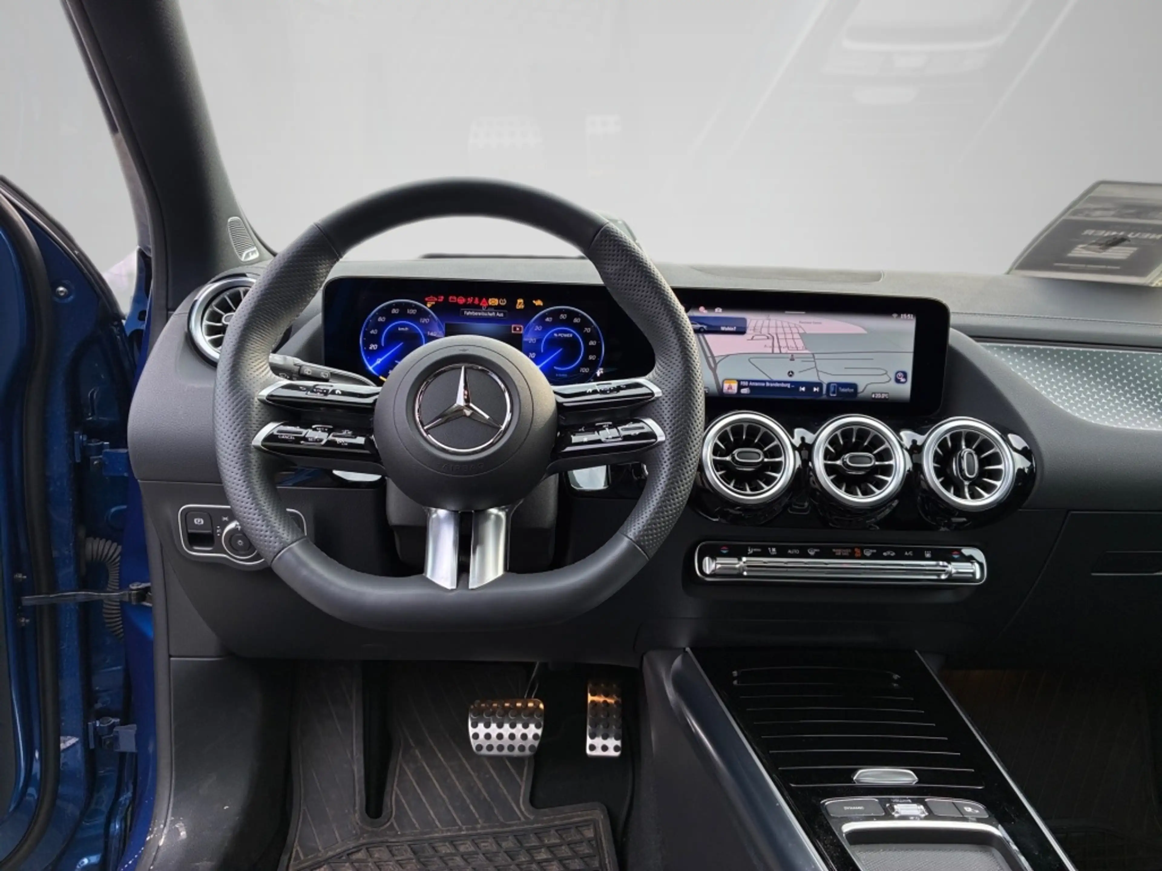 Mercedes-Benz EQA 250 + AMG NIGHT BUR PANO 360° AHK NAVI MEMORY — photo 11