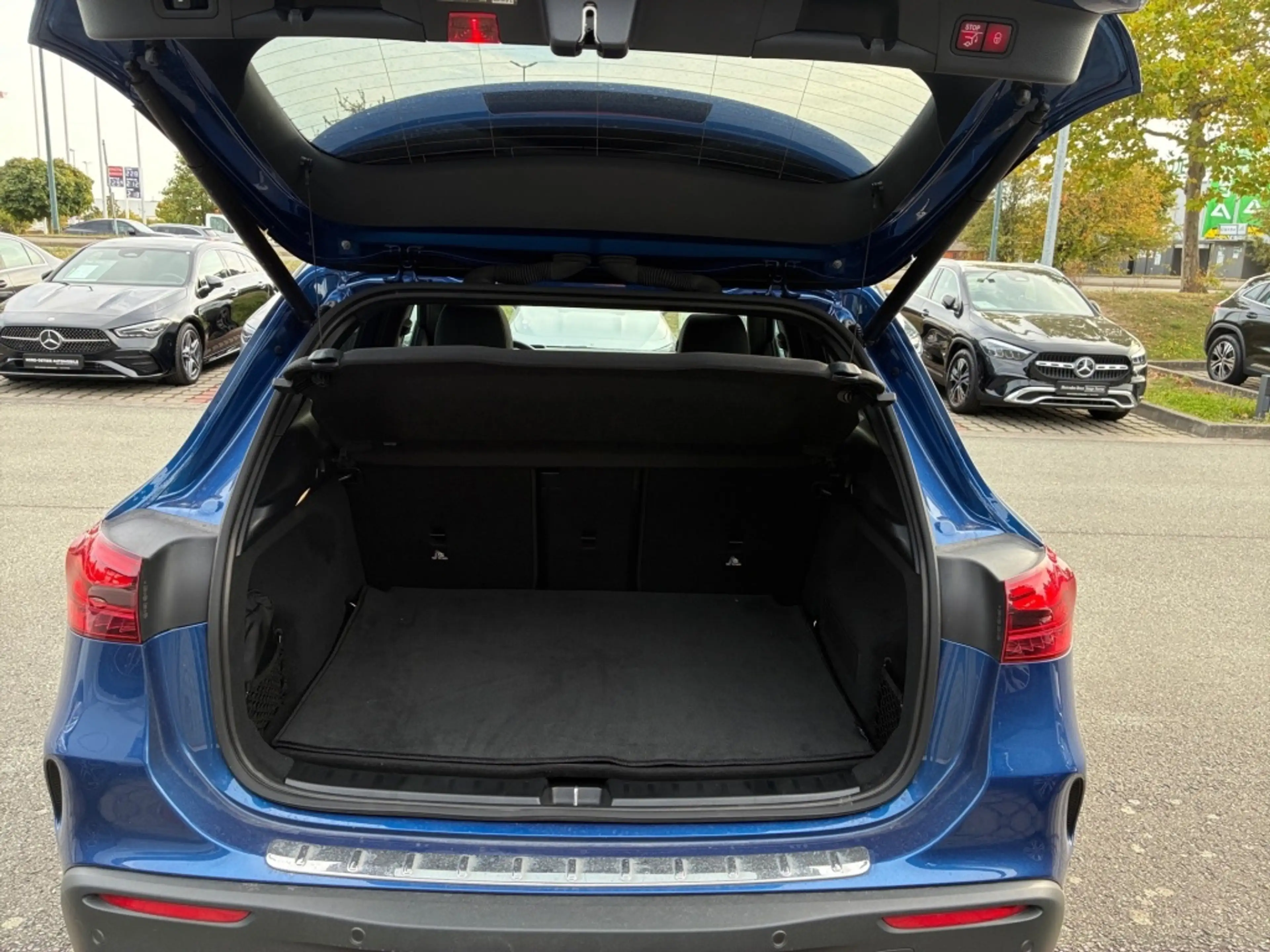 Mercedes-Benz EQA 250 + AMG NIGHT BUR PANO 360° AHK NAVI MEMORY — photo 14