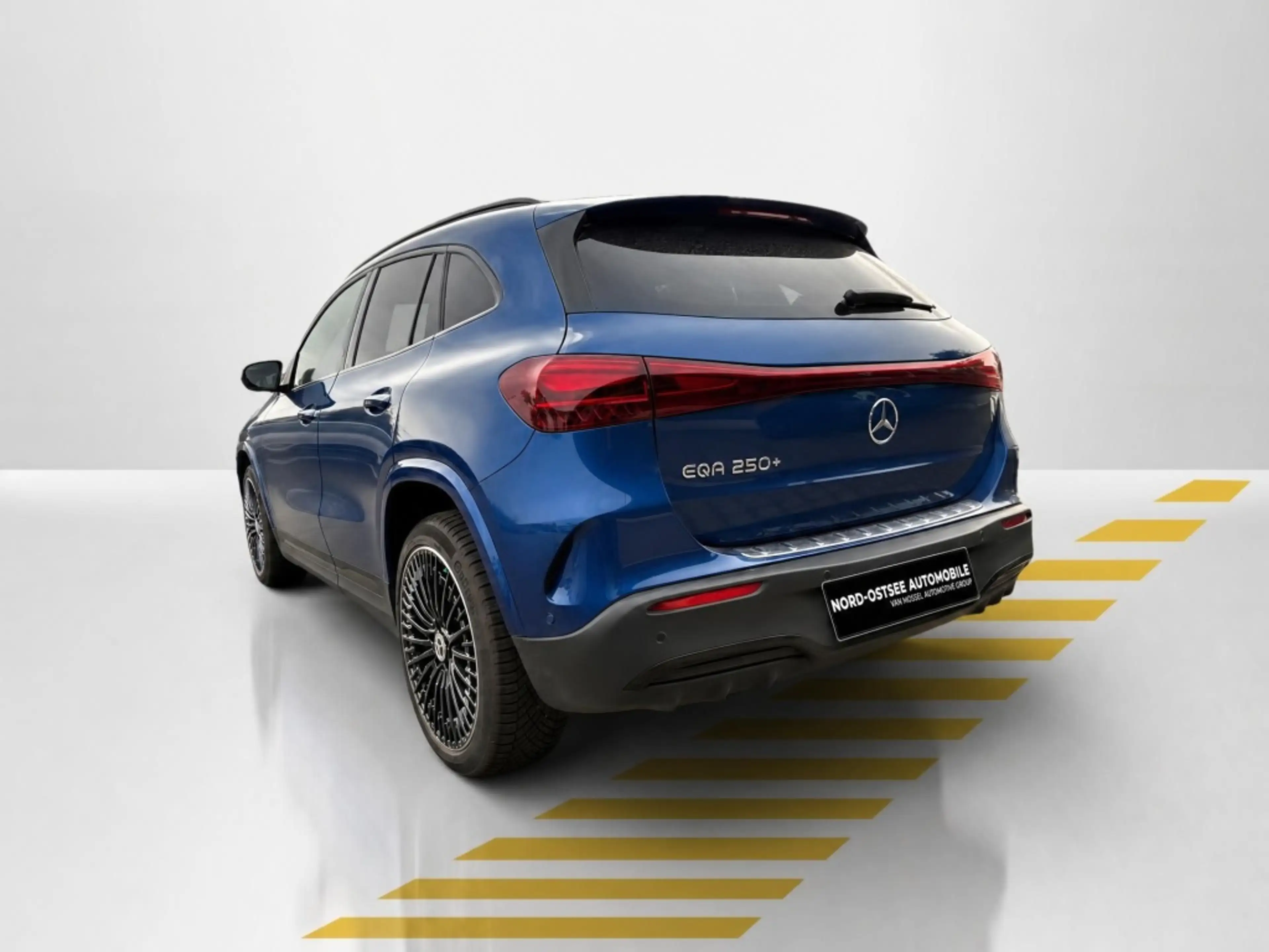 Mercedes-Benz EQA 250 + AMG NIGHT BUR PANO 360° AHK NAVI MEMORY — photo 13