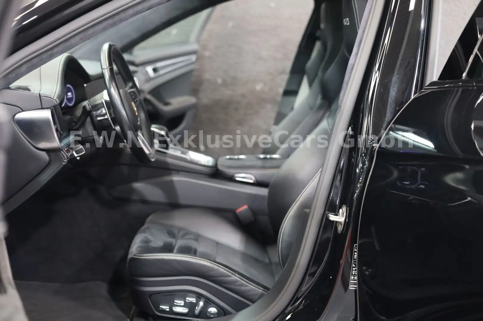 Porsche Panamera Sport Turismo GTS 4.0 V8*Matrix*Apporved 10/26* Schwarz - 2