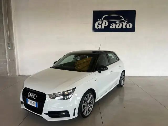 Audi A1 A1  Sportback 1.6 tdi S Line esterno 90cv ok neopatentati