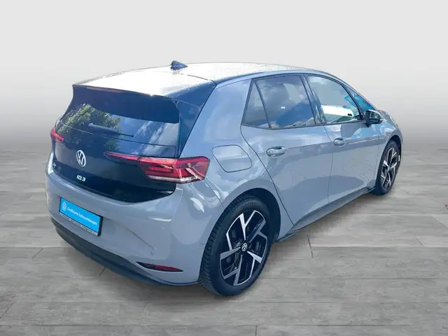 Volkswagen Id.3 view 5