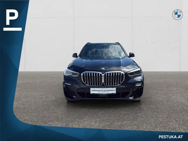 BMW X5 view 2
